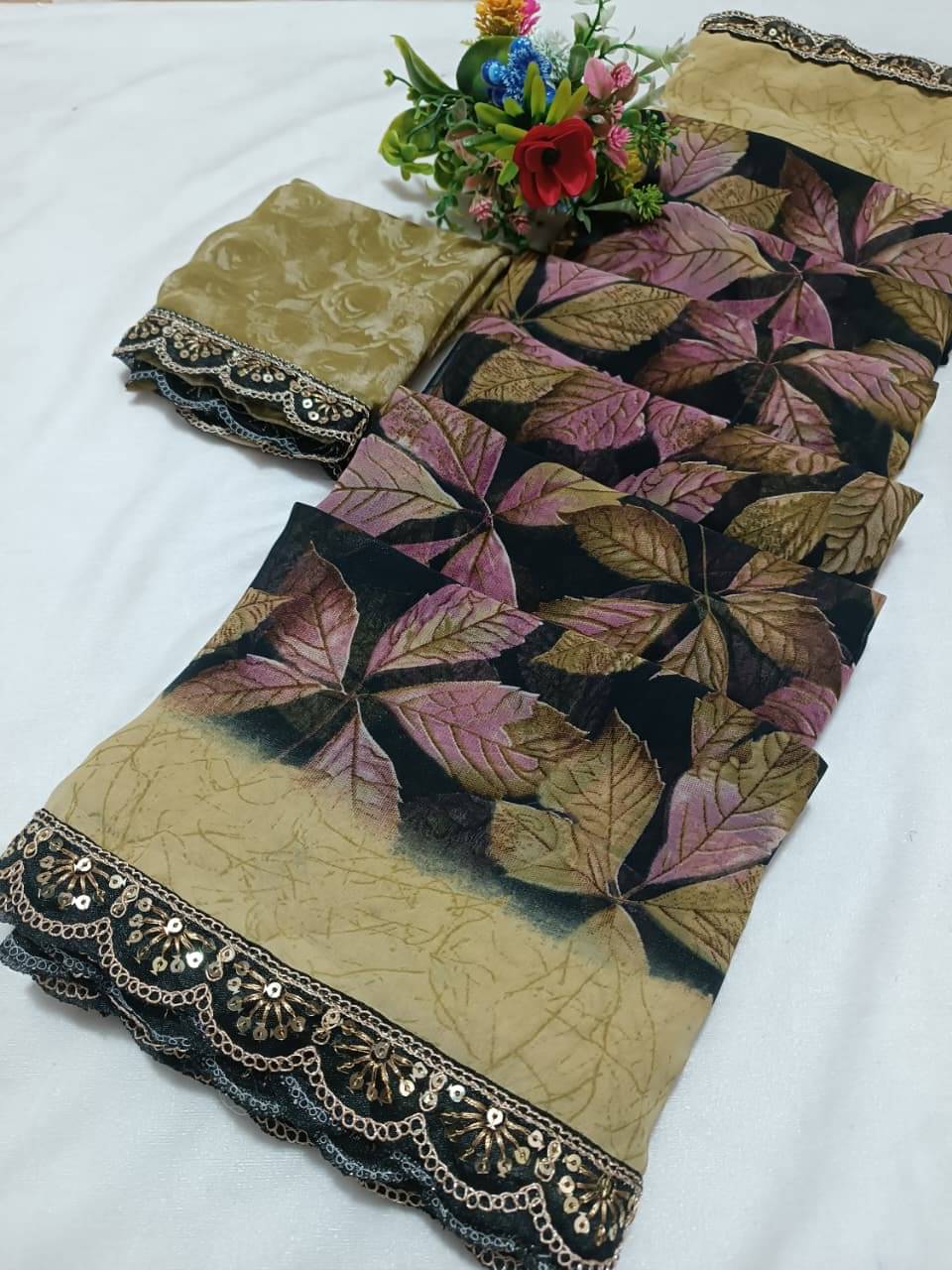 PARVANYA FASHION HUB Georgette Printed Regular Saree With Unstitched Blouse Piece ( Rust )     			PARVANYA FASHION HUB Georgette Printed Regular Saree With Unstitched Blouse Piece ( Rust )