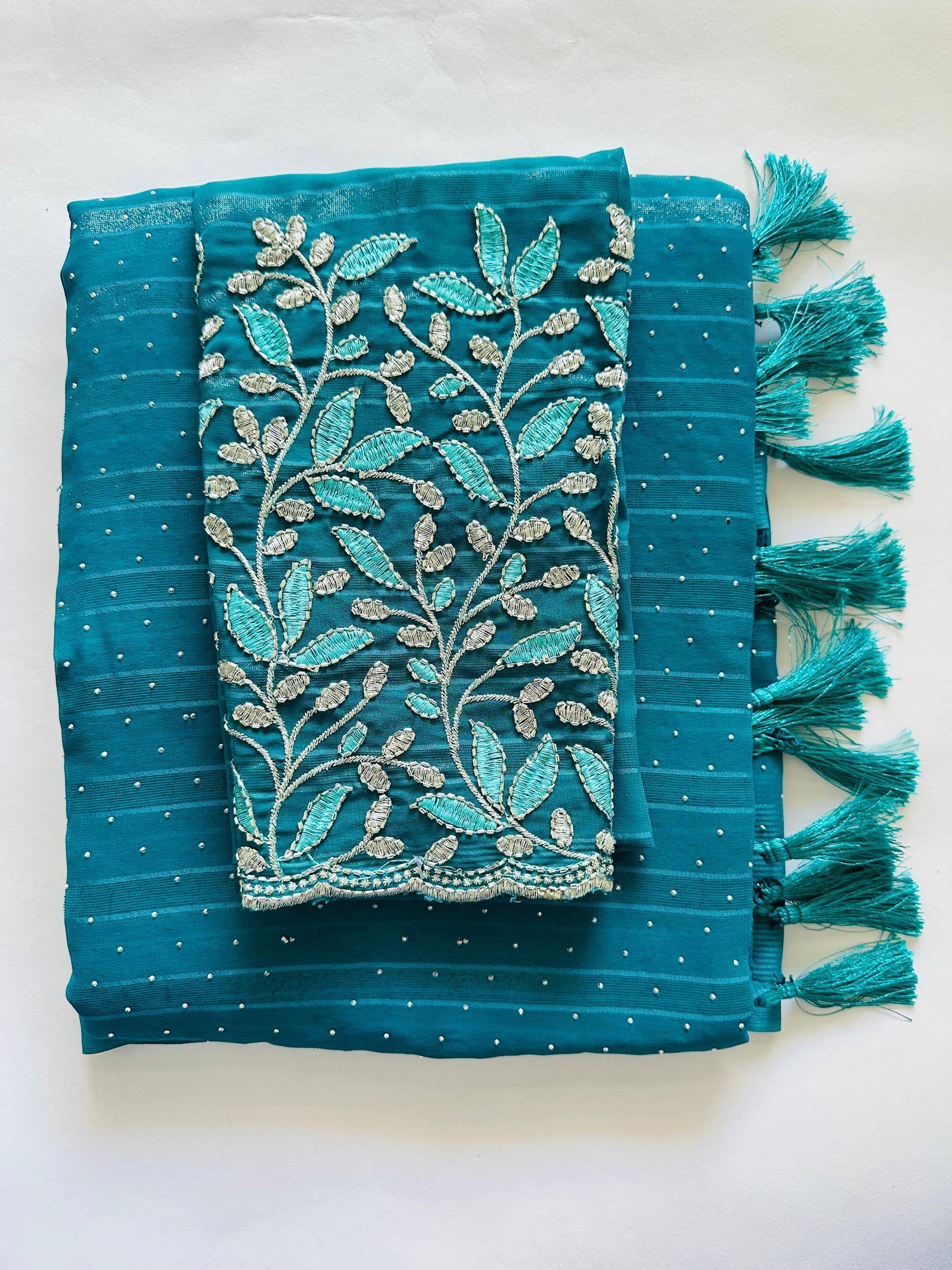     			AB Silk Georgette Solid Regular Saree With Unstitched Blouse Piece ( Teal )