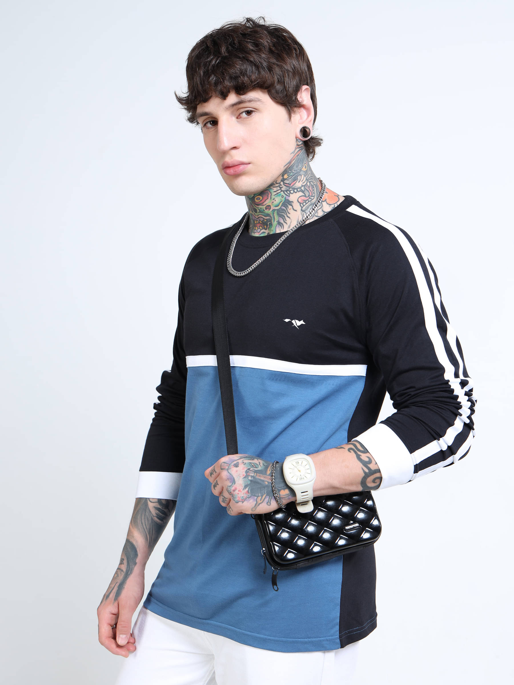 FROSENFOX Men 100% Cotton Regular Fit Colorblock T-Shirt ( Black ) FROSENFOX Men 100% Cotton Regular Fit Colorblock T-Shirt ( Black )