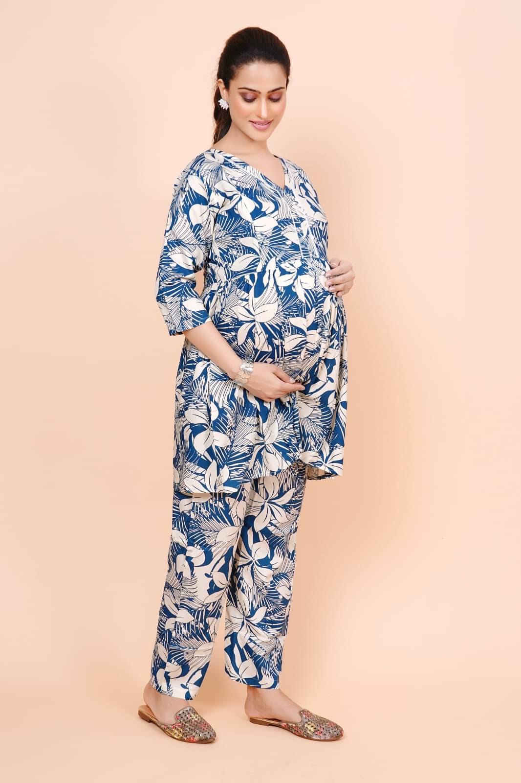 GENERIC SAURABH ENTERPRISES Rayon Printed Women Maternity Kurti with Pyjama ( Blue ) GENERIC SAURABH ENTERPRISES Rayon Printed Women Maternity Kurti with Pyjama ( Blue )