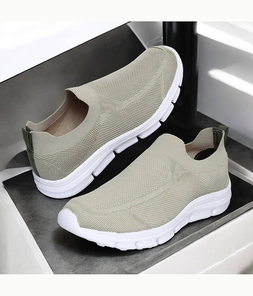 Hotspot Beige Men's Sports Running Shoes - Sports Shoes | Buy online on ZillyBuy