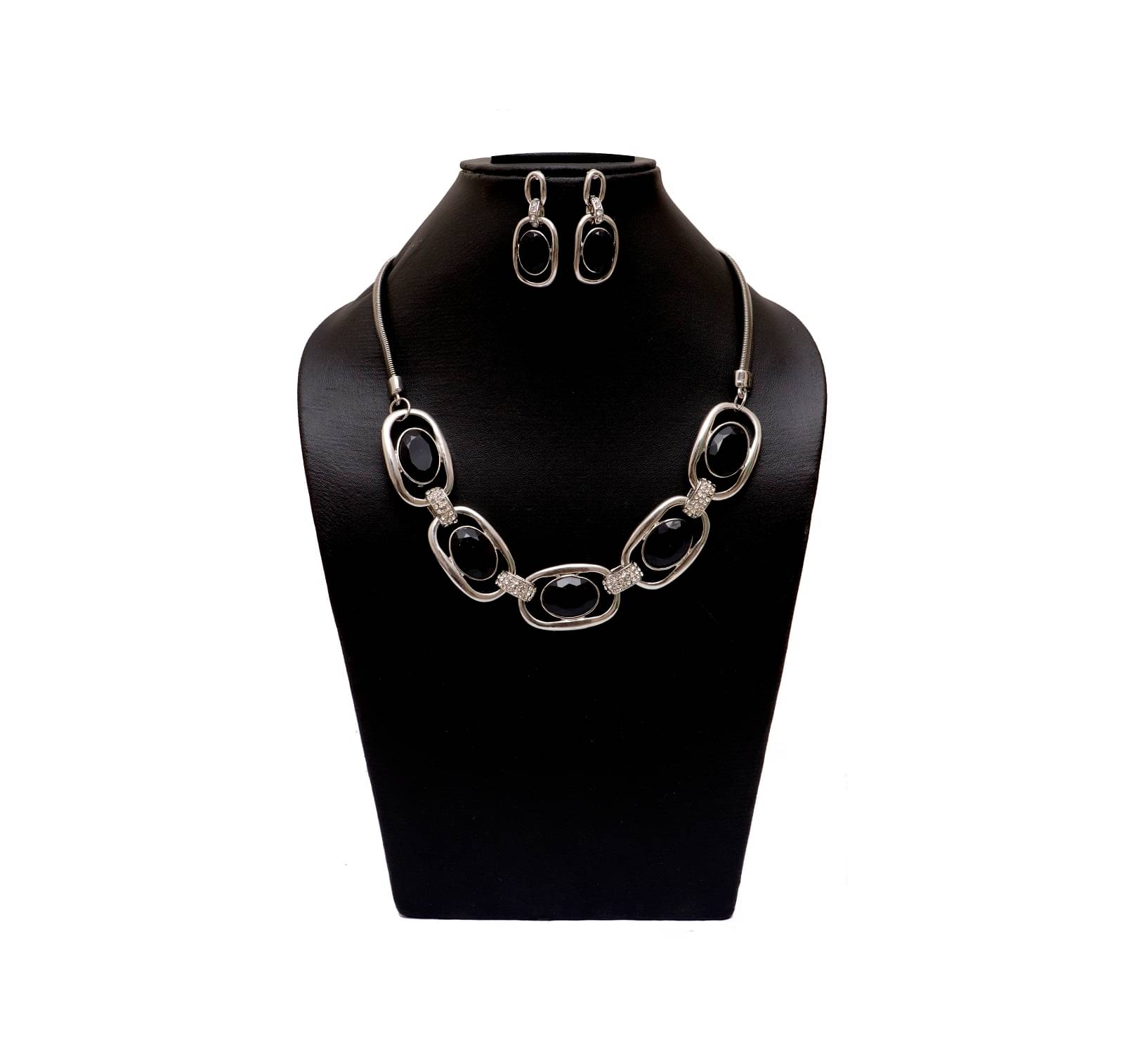     			Joymart Black Metal Necklace Set ( Pack of 1 )