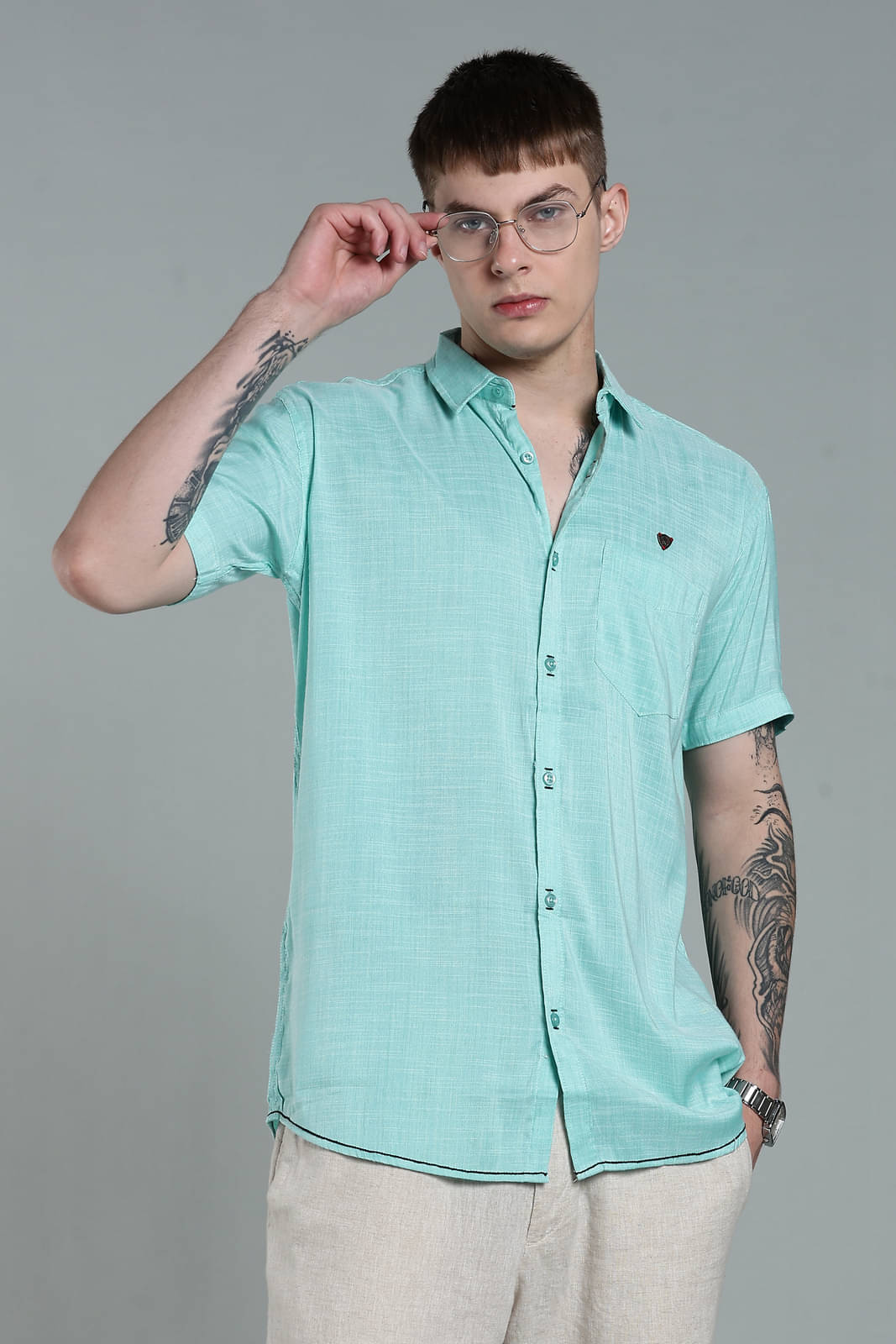 Kuons Avenue 100% Cotton Regular Fit Solids Half Sleeves Men's Casual Shirt - Green ( Pack of 1 )     			Kuons Avenue 100% Cotton Regular Fit Solids Half Sleeves Men's Casual Shirt - Green ( Pack of 1 )