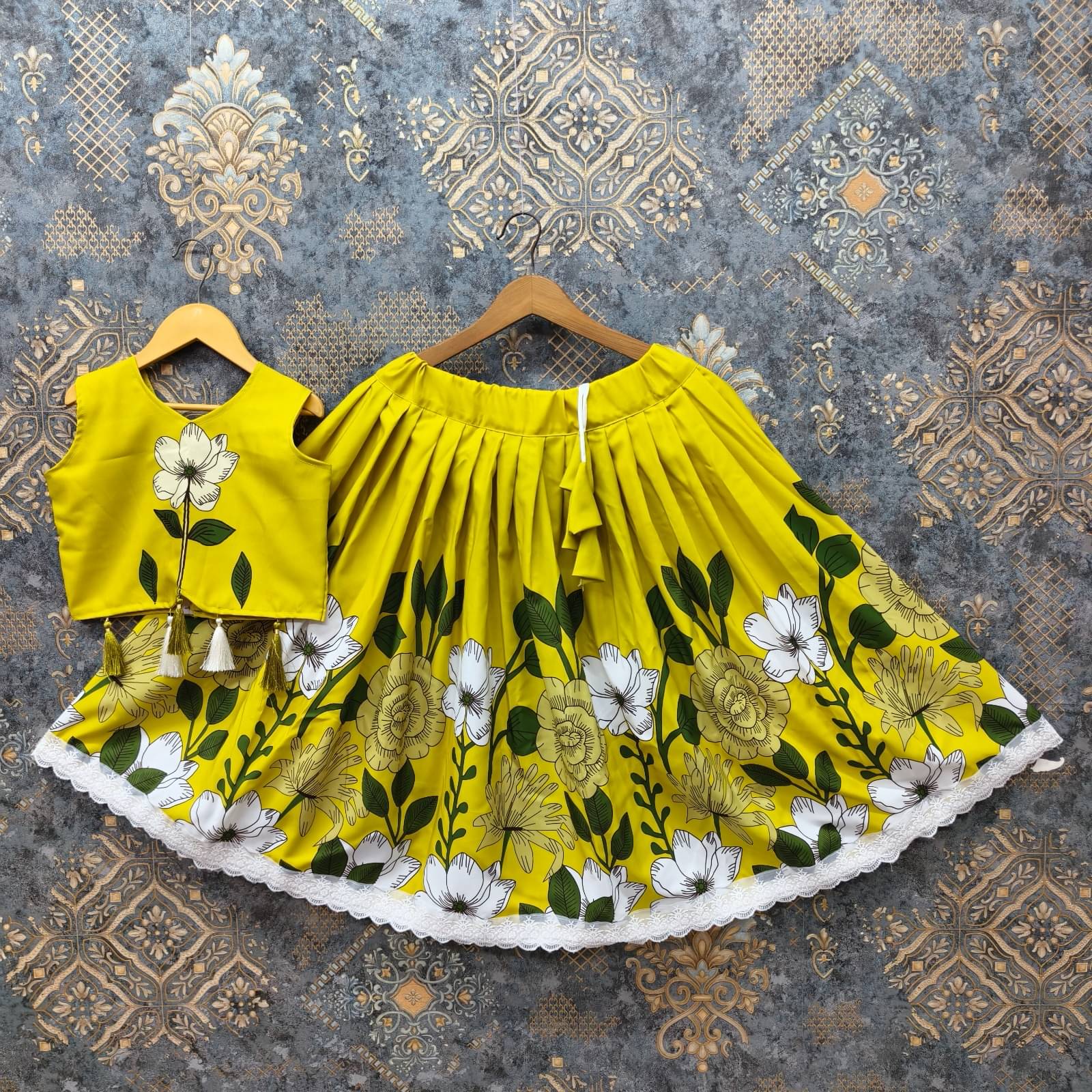     			Maruti Creation Rayon Lehenga Choli Set For Girls ( Pack of 1 , Green )