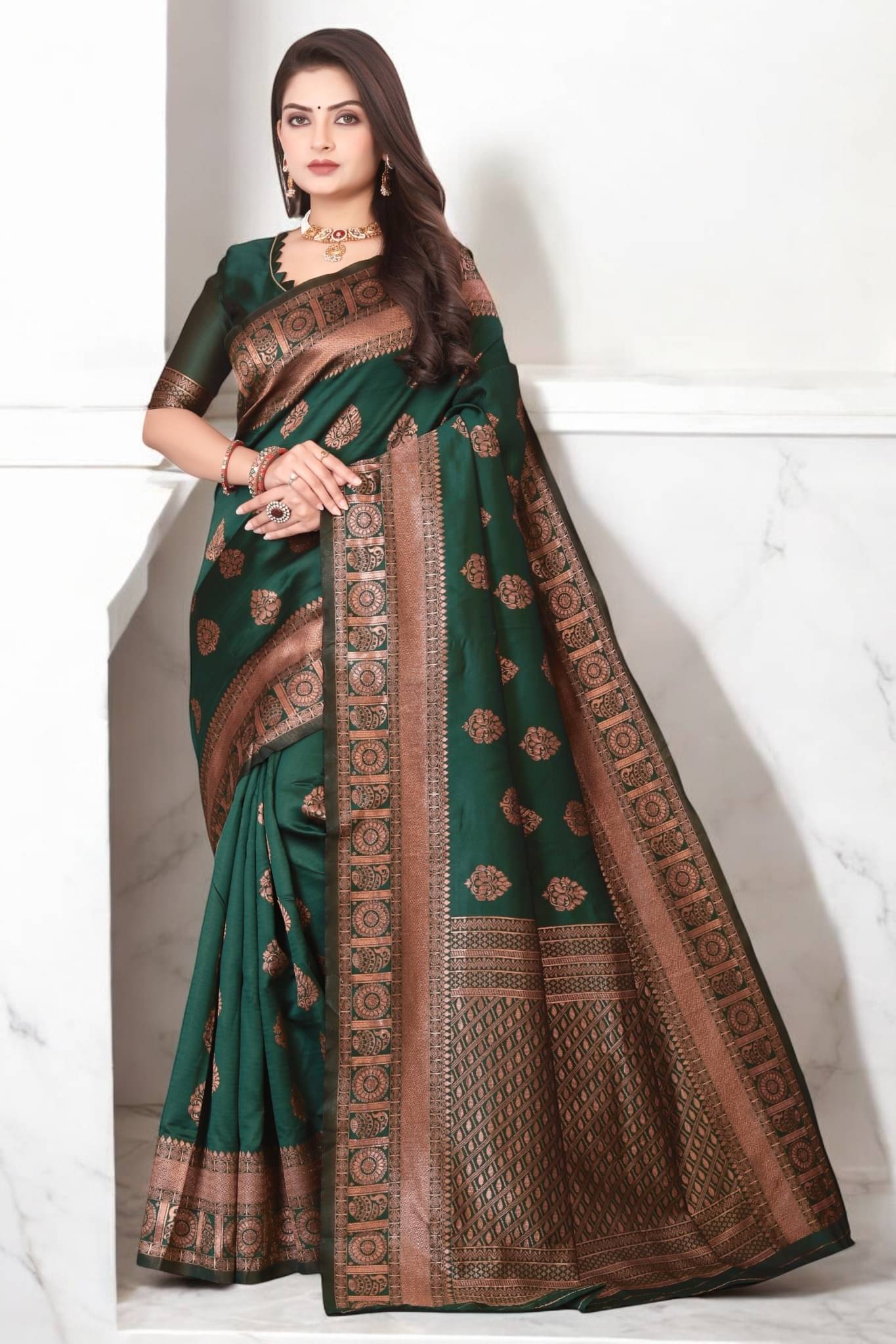     			Oxalis Art Silk Woven Banarasi saree With Unstitched Blouse Piece ( Green )
