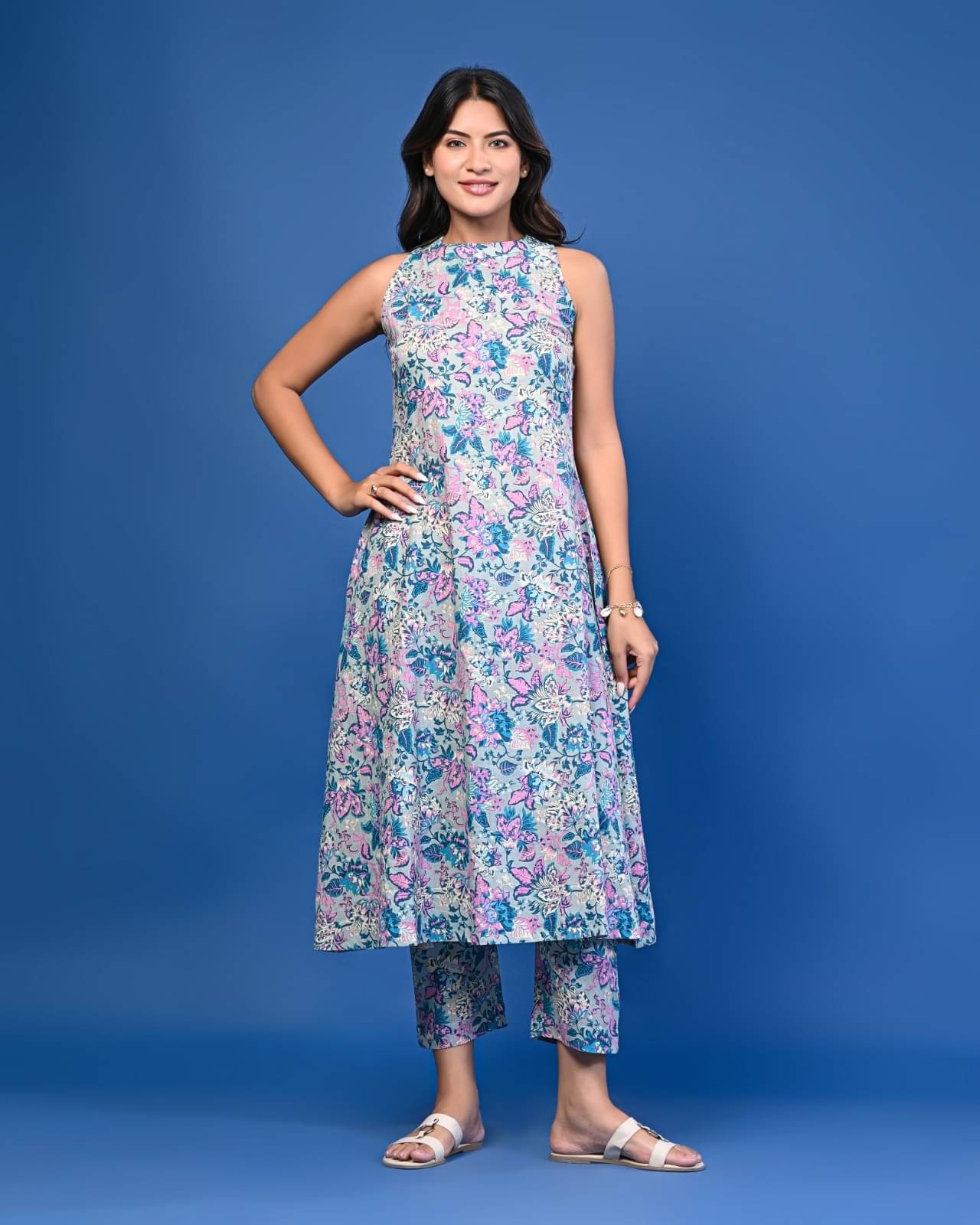     			SEREN MILANO Women Cotton Printed Straight Kurti With Pants ( Multicolor )