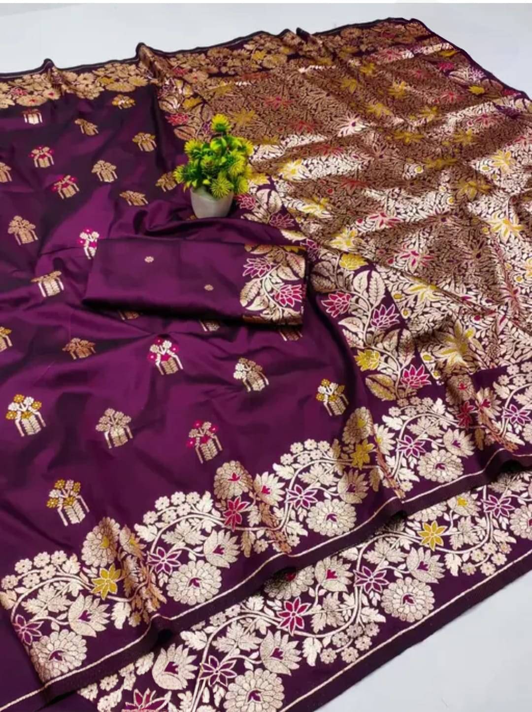 Semore Art Silk Solid Banarasi saree With Unstitched Blouse Piece ( Magenta ) Semore Art Silk Solid Banarasi saree With Unstitched Blouse Piece ( Magenta )