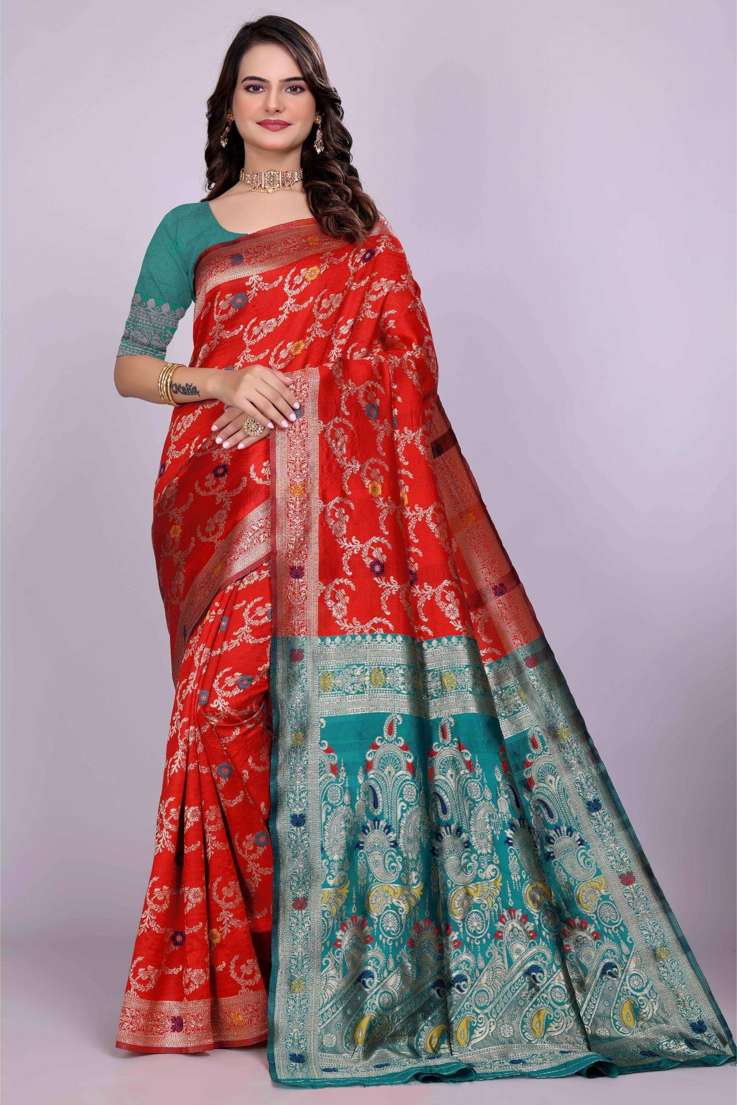 Suali Silk Woven Design Banarasi saree With Unstitched Blouse Piece ( Red ) Suali Silk Woven Design Banarasi saree With Unstitched Blouse Piece ( Red )