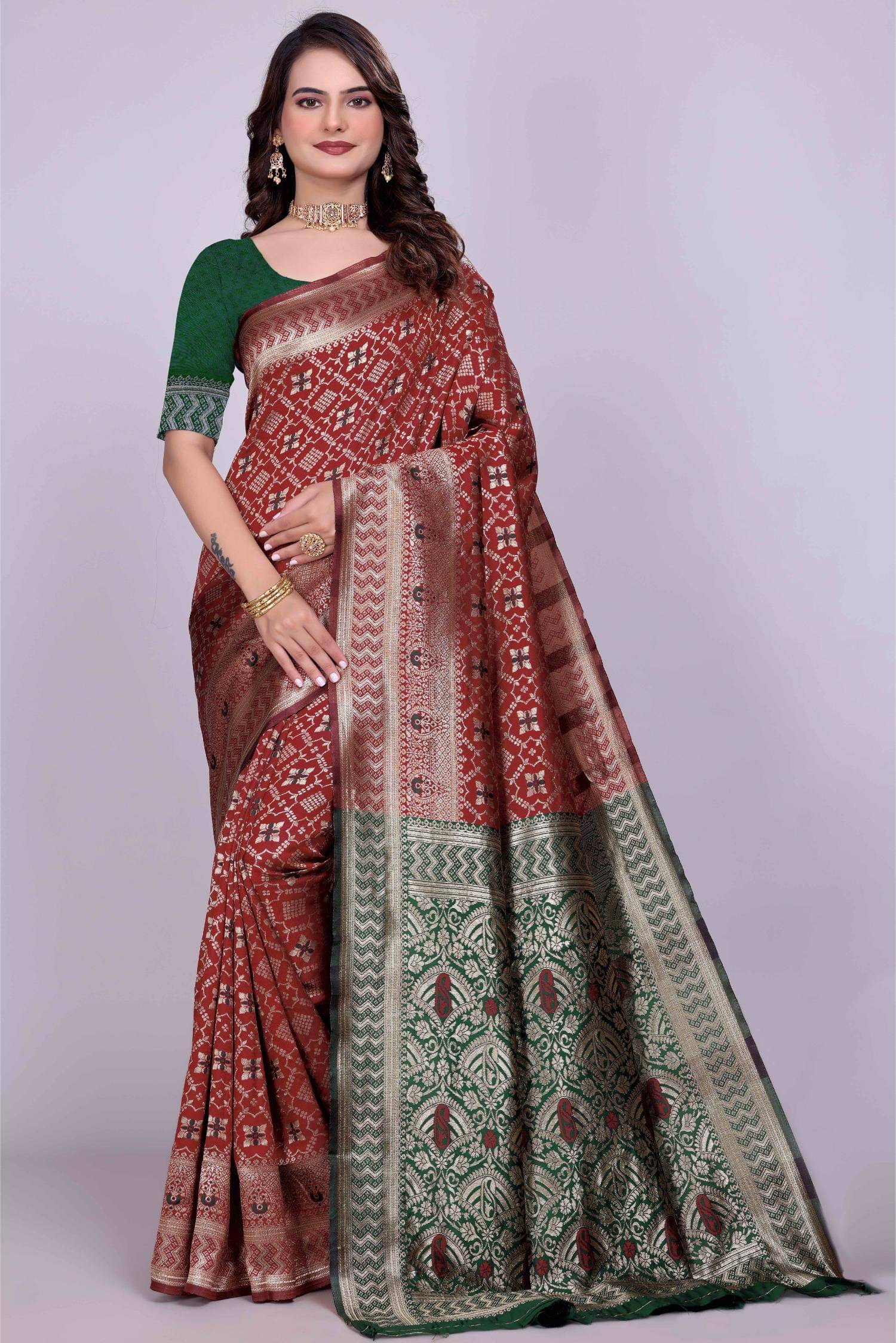 varutex Silk Woven Design Banarasi saree With Unstitched Blouse Piece ( Maroon ) varutex Silk Woven Design Banarasi saree With Unstitched Blouse Piece ( Maroon )