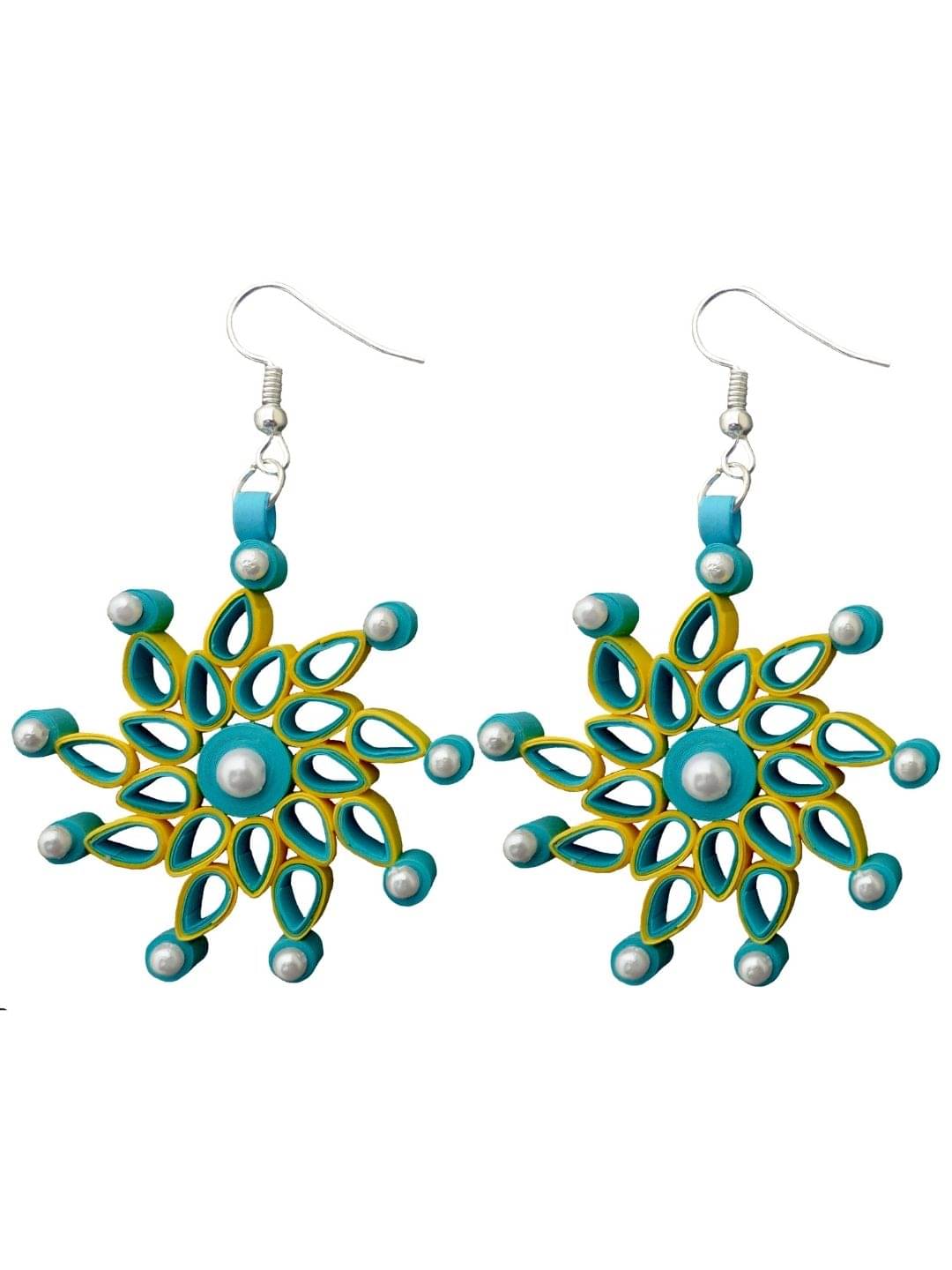     			Designer's Collection Green Drop Earrings ( Pack of 1 )