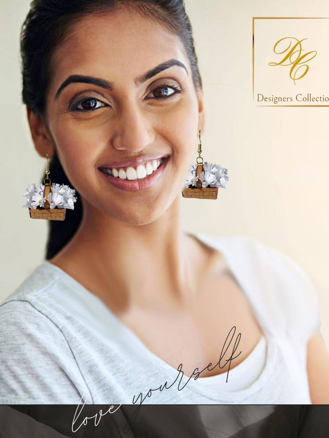     			Designer's Collection White Drop Earrings ( Pack of 1 )