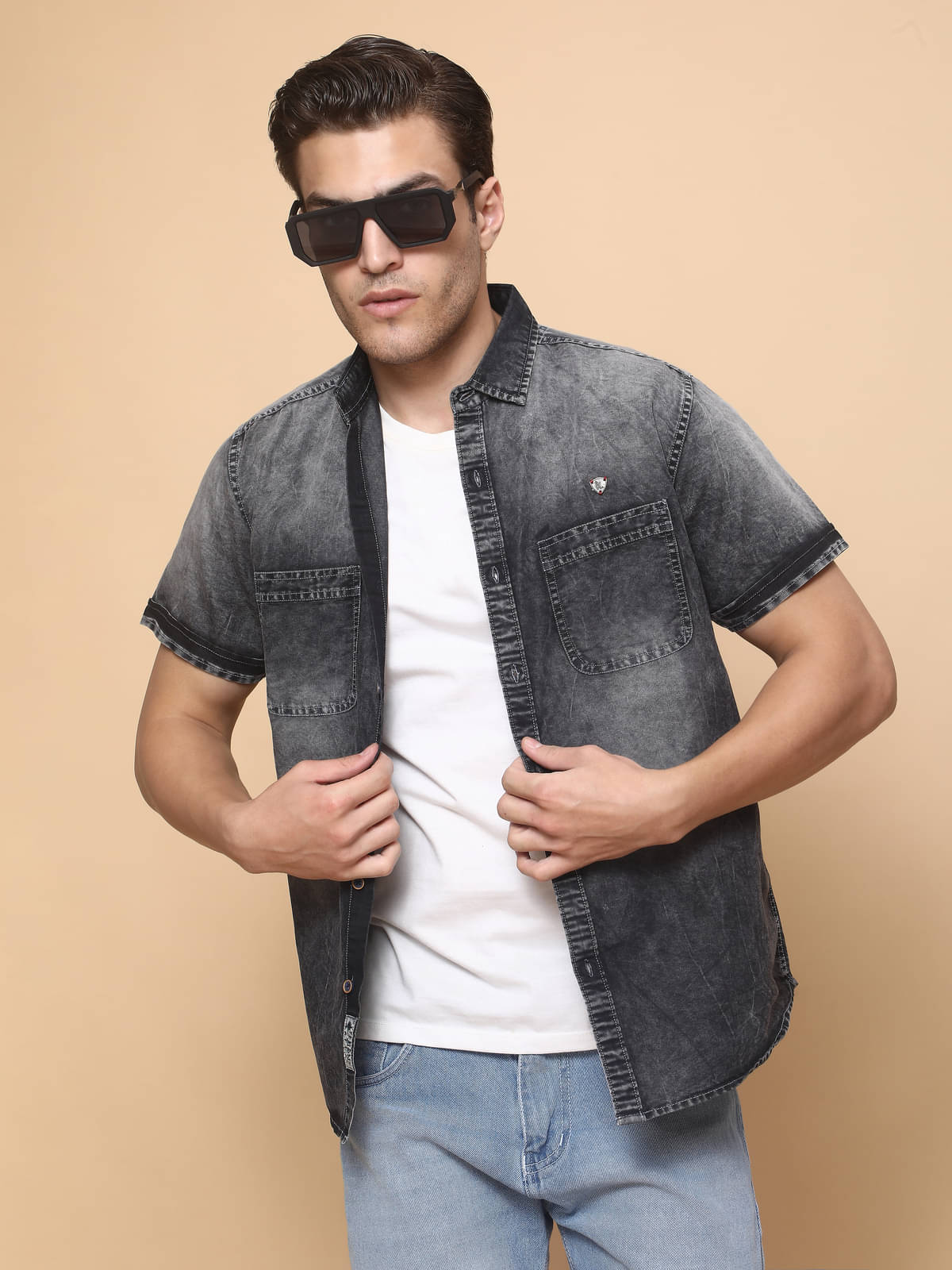 Kuons Avenue Denim Regular Fit Solids Half Sleeves Men's Casual Shirt - Grey ( Pack of 1 )     			Kuons Avenue Denim Regular Fit Solids Half Sleeves Men's Casual Shirt - Grey ( Pack of 1 )