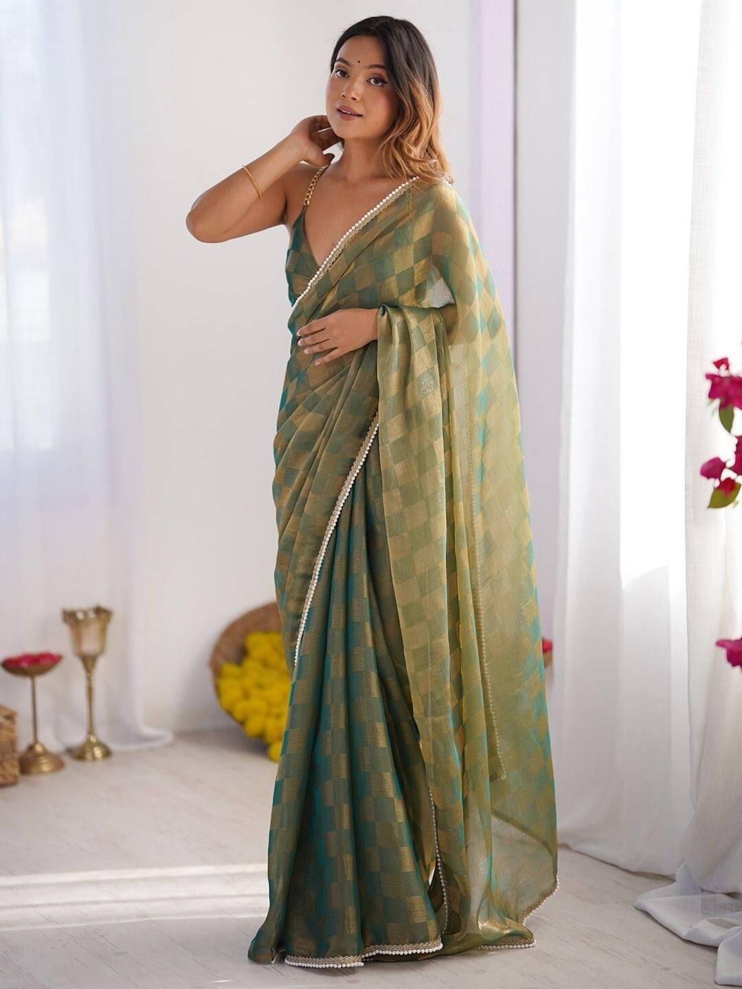 MAHAVIR CREATION Chiffon Checked Regular Saree With Unstitched Blouse Piece ( Green ) MAHAVIR CREATION Chiffon Checked Regular Saree With Unstitched Blouse Piece ( Green )