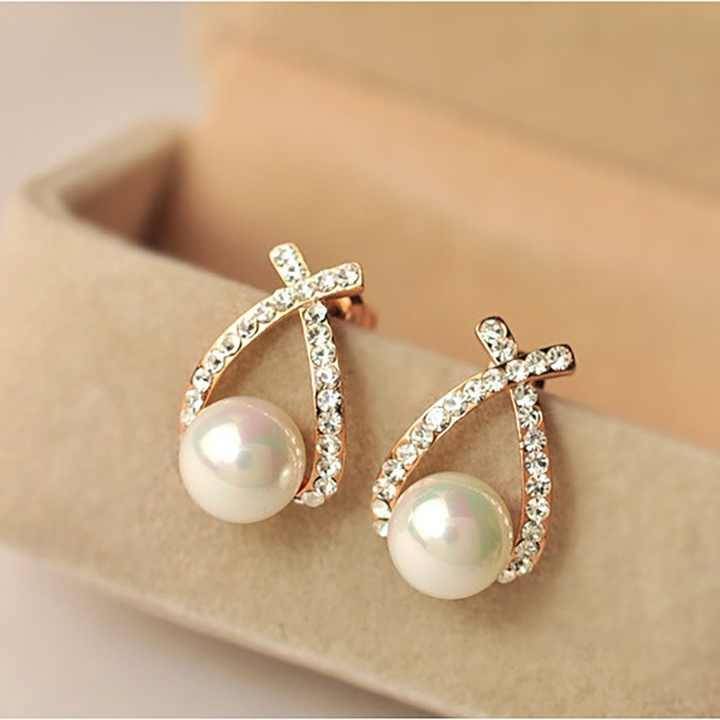     			Adornity Gold Stud Earrings ( Pack of 1 )
