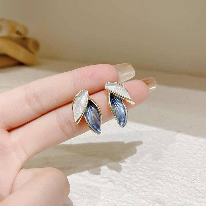     			Adornity Green Stud Earrings ( Pack of 1 )