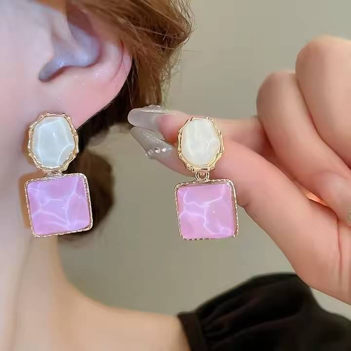     			Adornity Purple Stud Earrings ( Pack of 1 )
