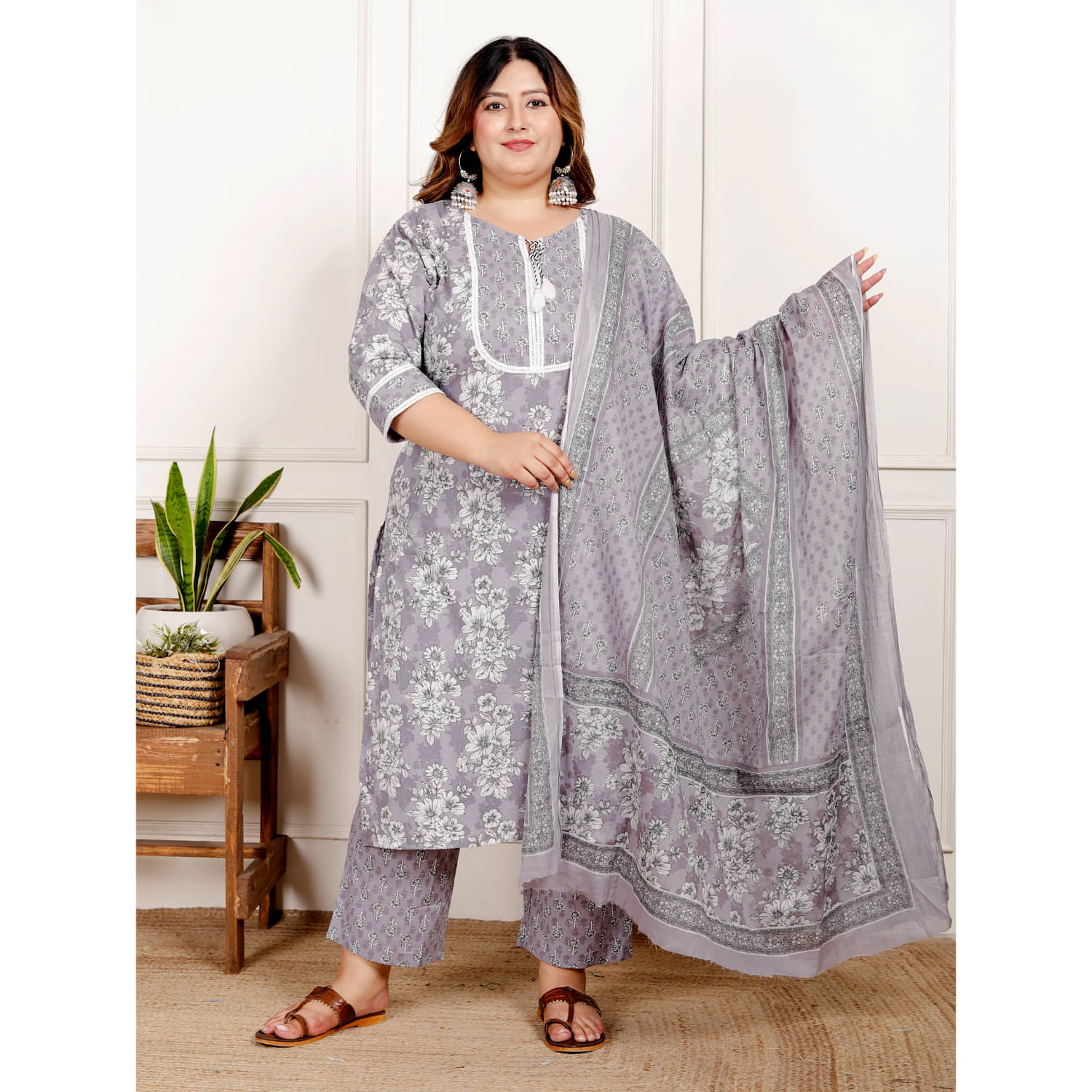 Avnii Women Cotton Printed Straight Kurti With Pants ( Grey ) Avnii Women Cotton Printed Straight Kurti With Pants ( Grey )