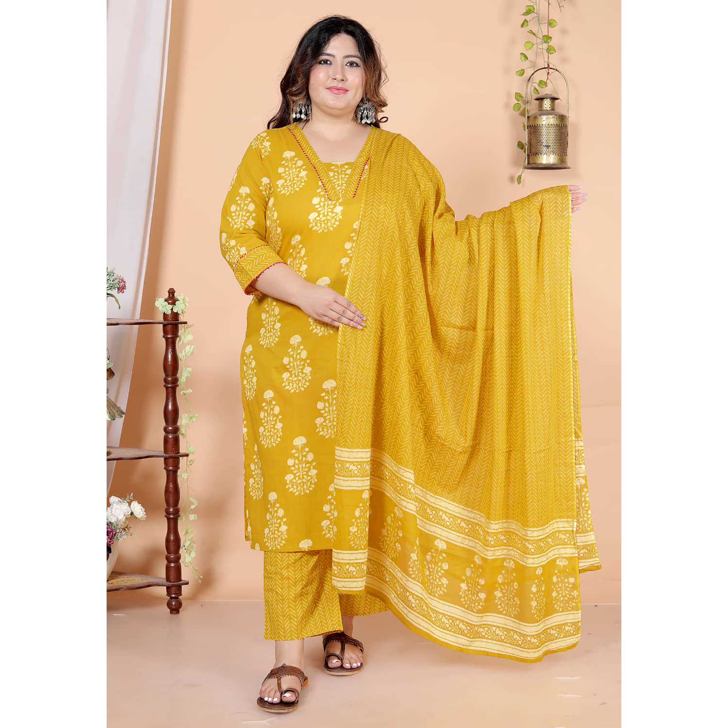 Avnii Women Cotton Printed Straight Kurti With Pants ( Yellow )