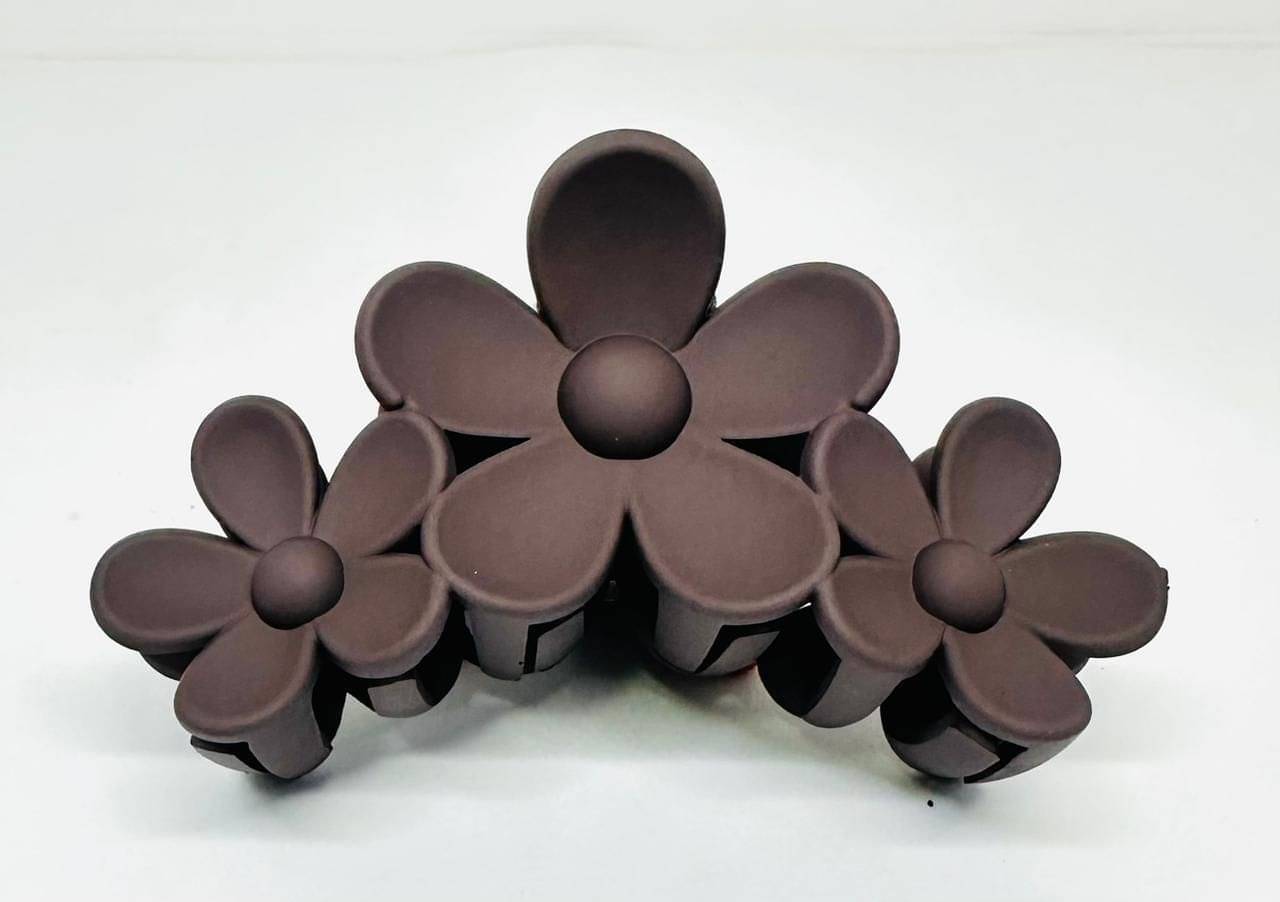     			COLLET Jet Black Hair Clip ( Pack of 1 )