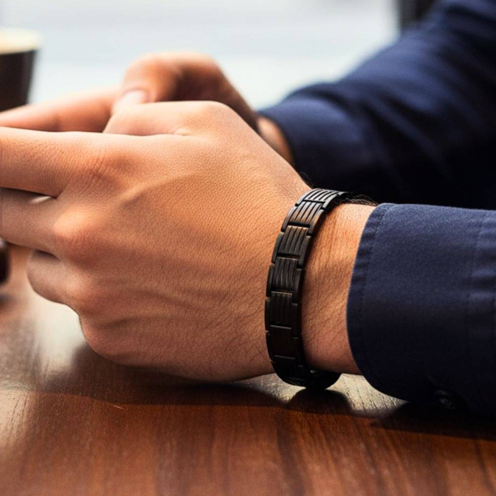 Style Wind Black Bracelet ( Pack of 1 )     			Style Wind Black Bracelet ( Pack of 1 )
