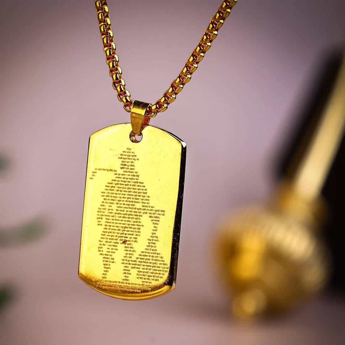     			Adornity Gold Plated Alloy Chain with Pendant ( Pack of 1 )