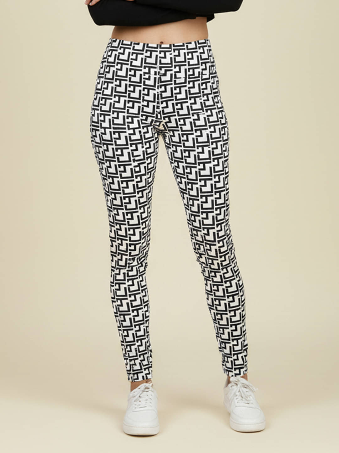     			DE TRENDZ Women Cotton Blend Slim Fit Jegging ( White )