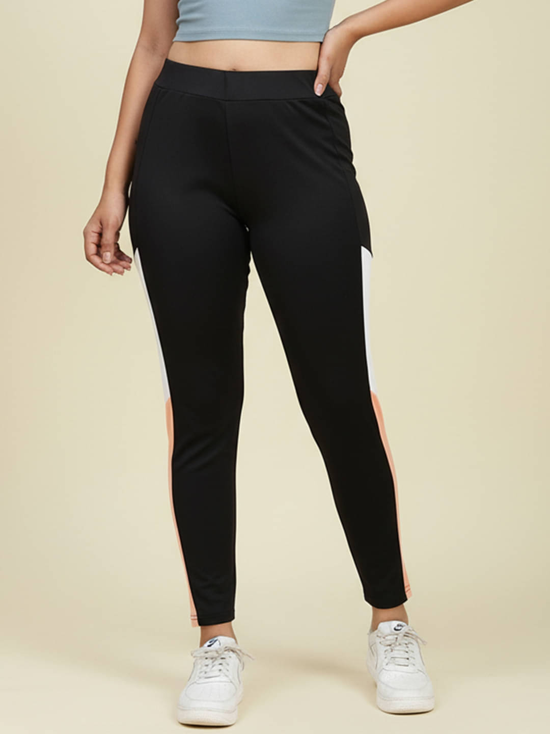     			DE TRENDZ Women Cotton Blend Slim Fit Jegging ( Black )