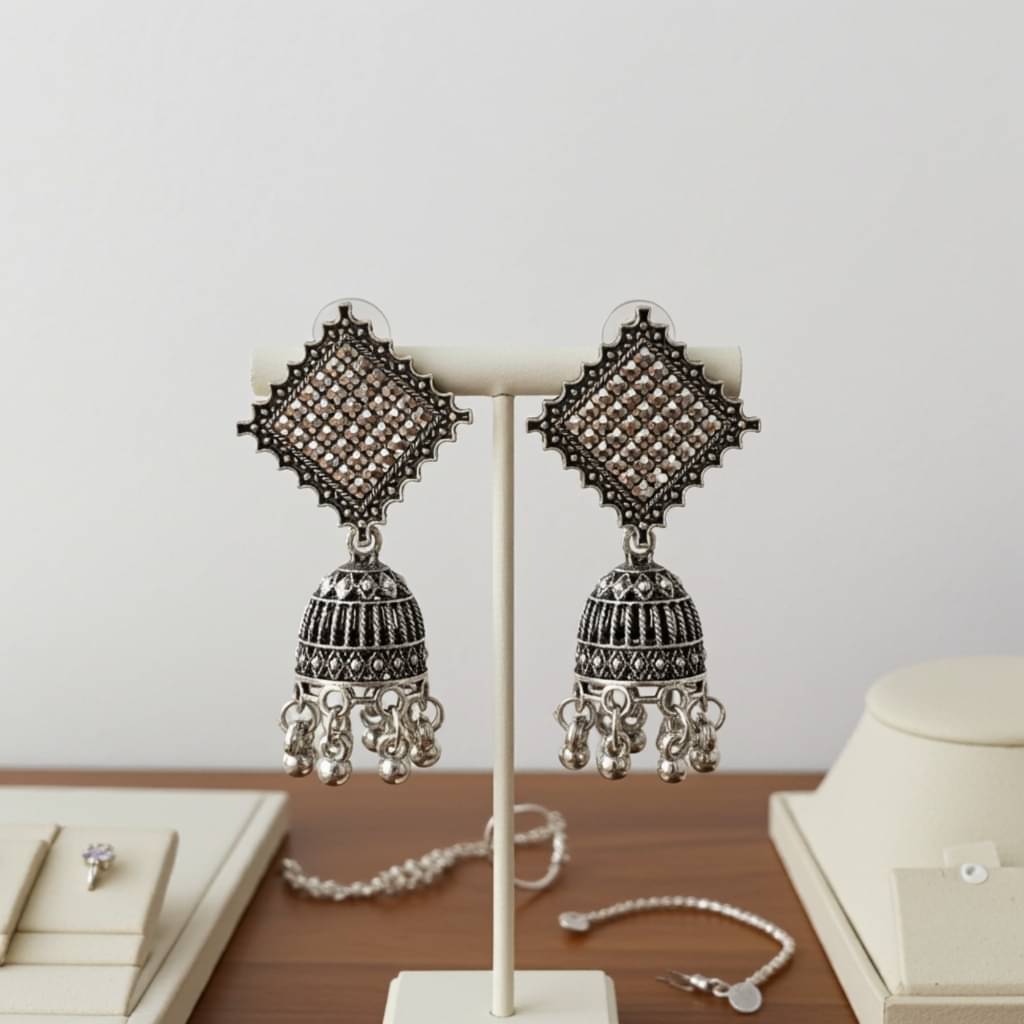     			Esyko Silver Jhumki Earrings ( Pack of 1 )