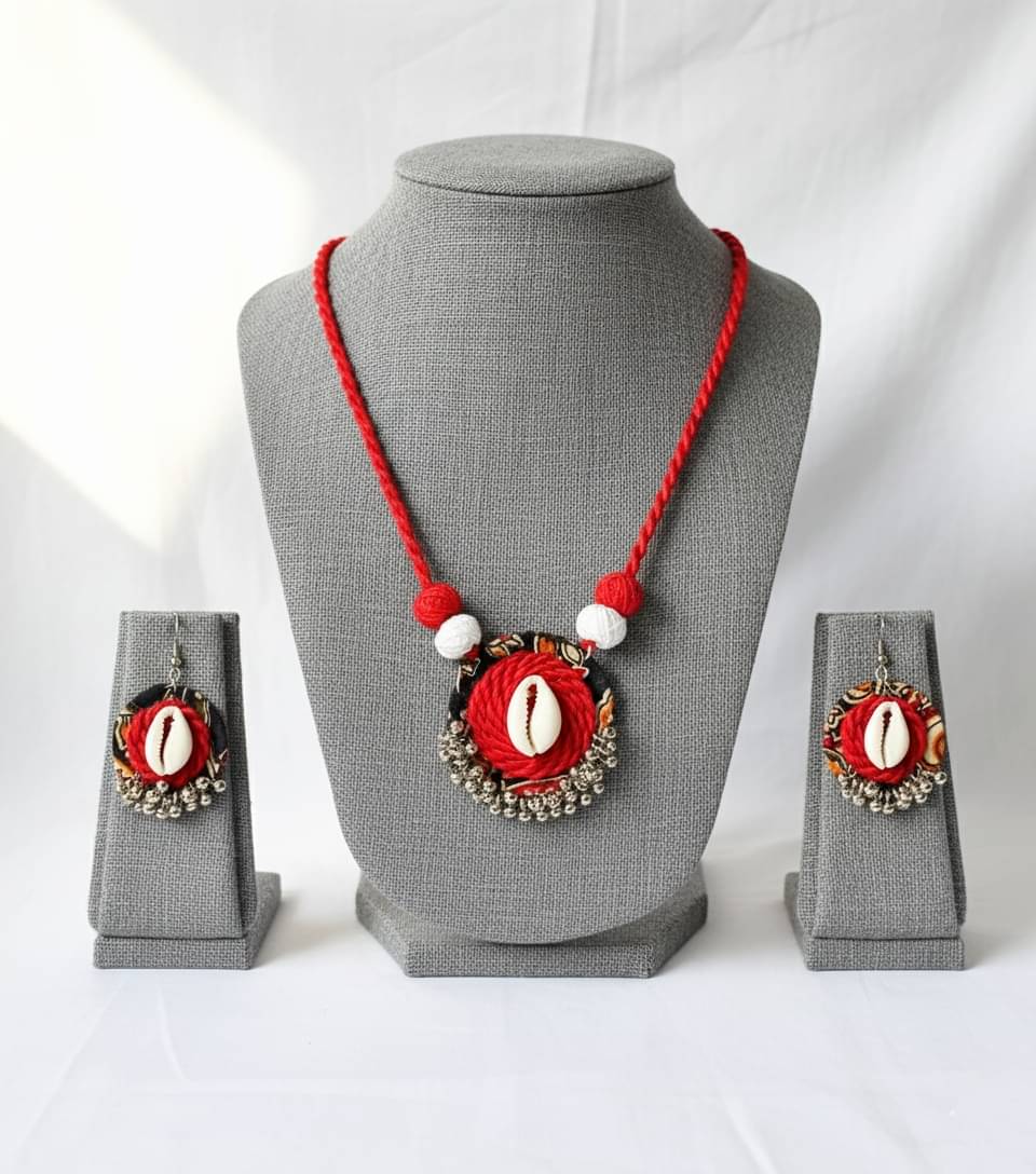     			GoynaGriho Multi Color Silk Thread Necklace Set ( Pack of 1 )