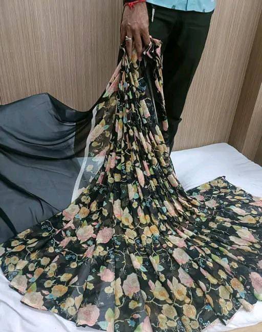 PARVANYA FASHION HUB Georgette Printed Regular Saree With Unstitched Blouse Piece ( Black ) PARVANYA FASHION HUB Georgette Printed Regular Saree With Unstitched Blouse Piece ( Black )