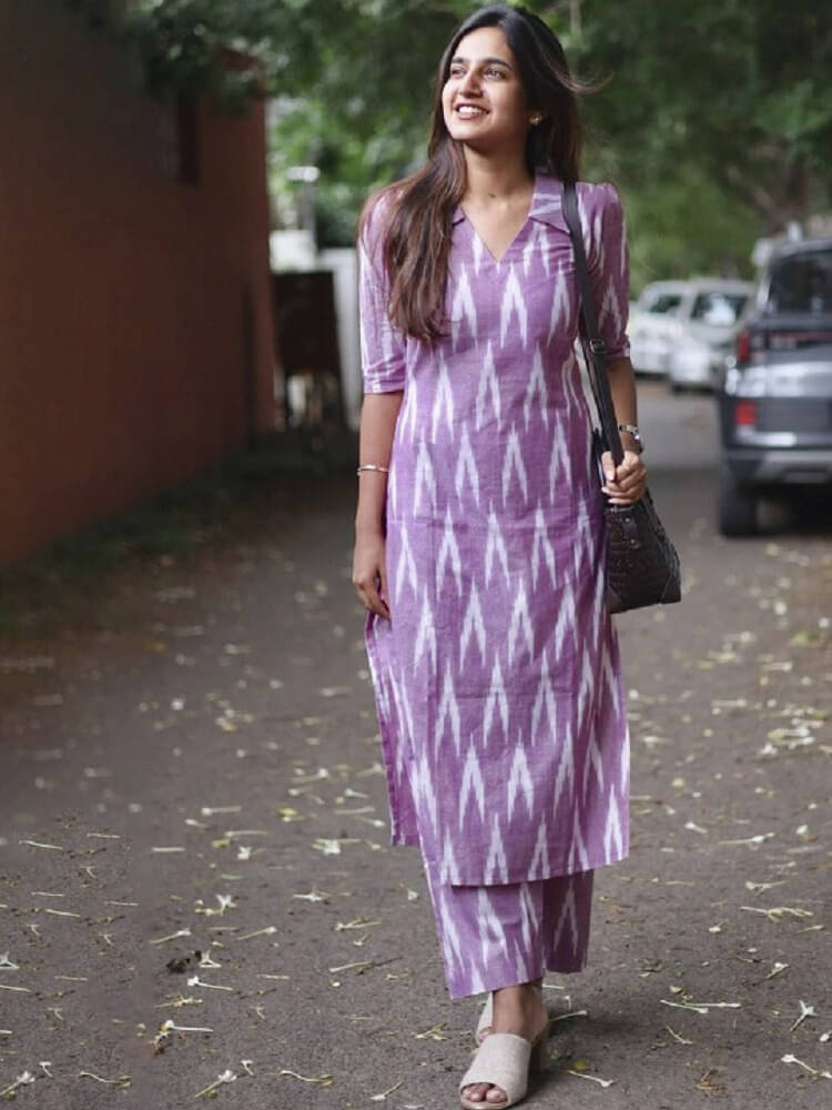 Rahigomar Women Rayon Printed A-line Kurti With Pants ( Purple ) Rahigomar Women Rayon Printed A-line Kurti With Pants ( Purple )