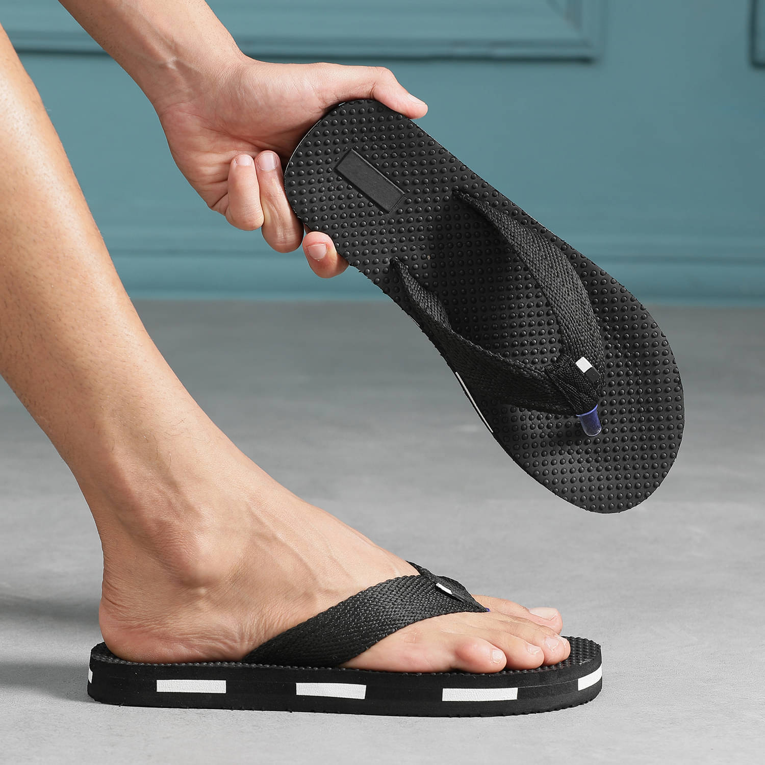     			VOKLINE Black Men's Thong Flip Flop