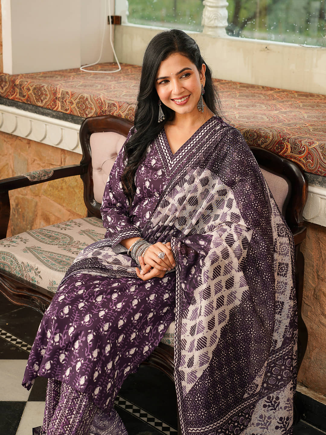 Vaamsi Women Cotton Blend Printed Straight Kurti With Pants ( Purple )