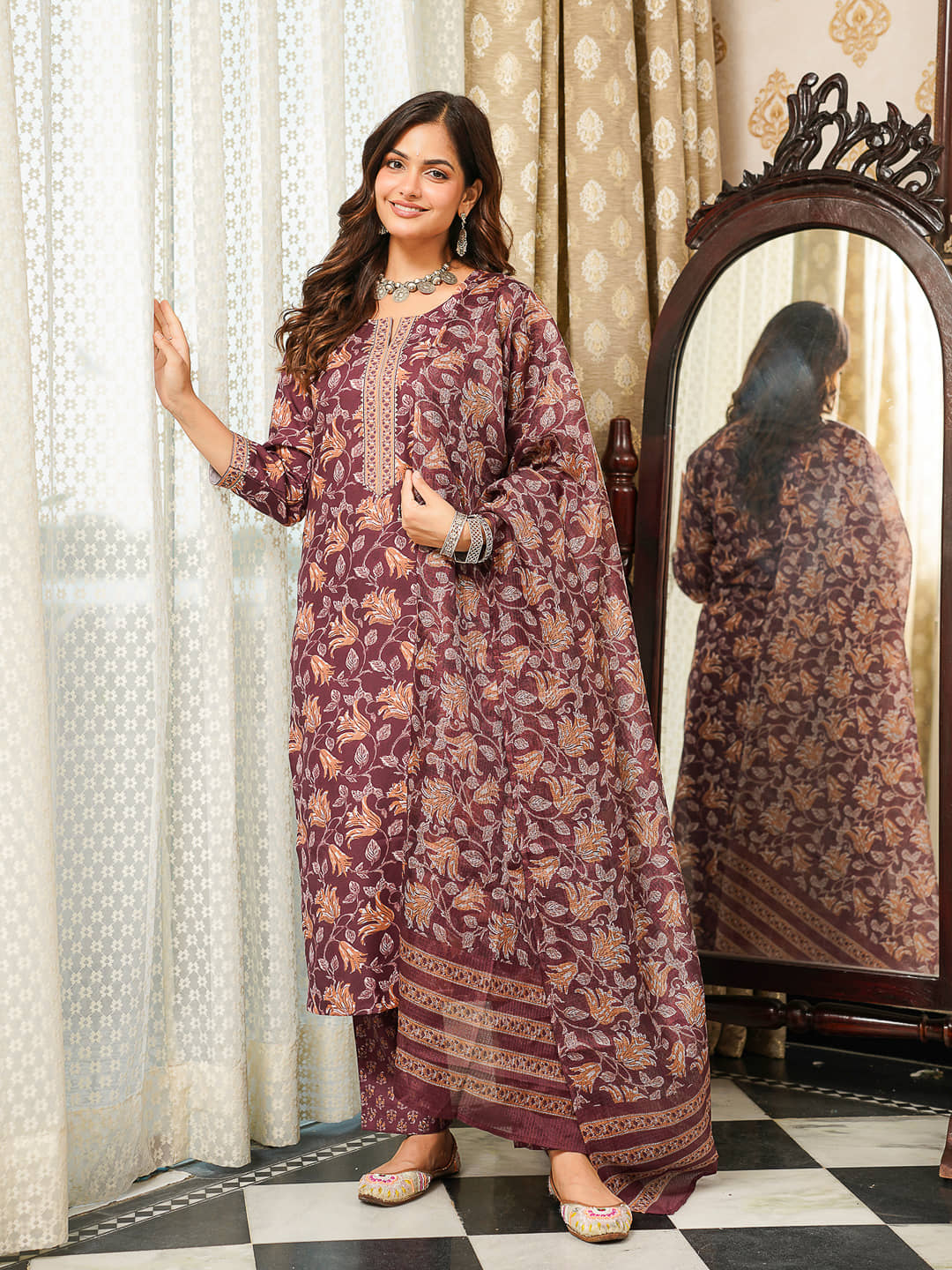 Vaamsi Women Cotton Blend Printed Straight Kurti With Pants ( Brown )