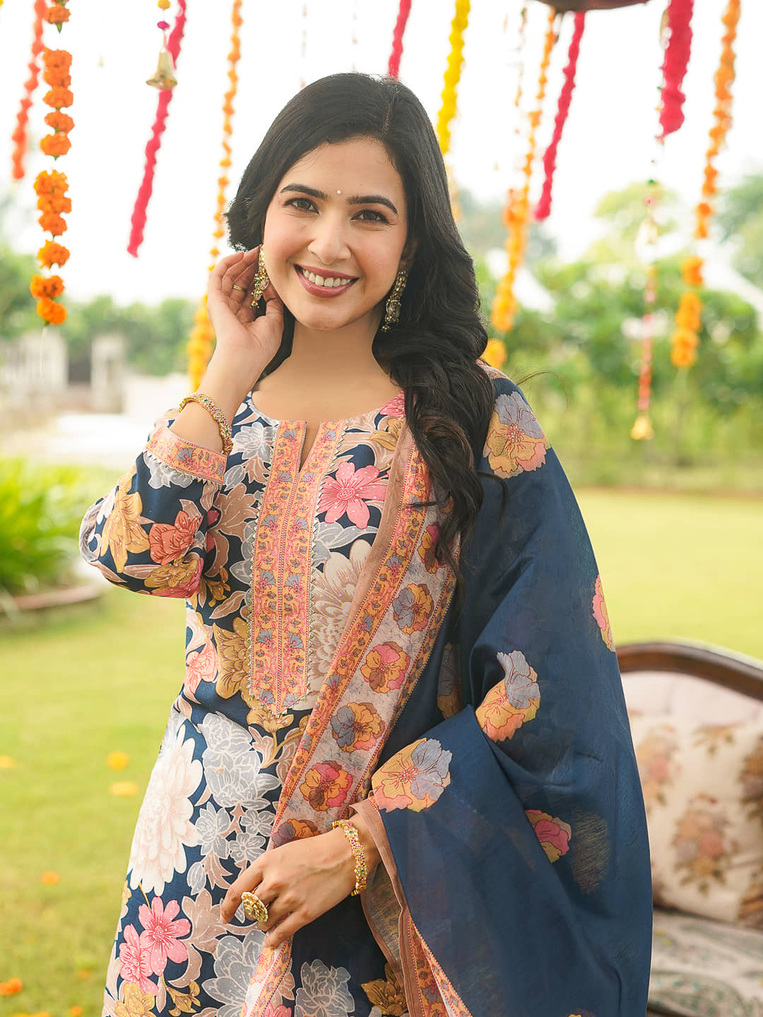 Vaamsi Women Cotton Blend Printed Straight Kurti With Pants ( Blue )