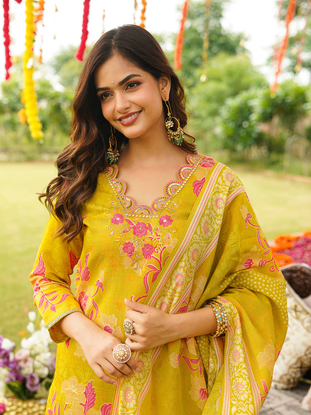 Vaamsi Women Viscose Embroidered Straight Kurti With Pants ( Yellow )
