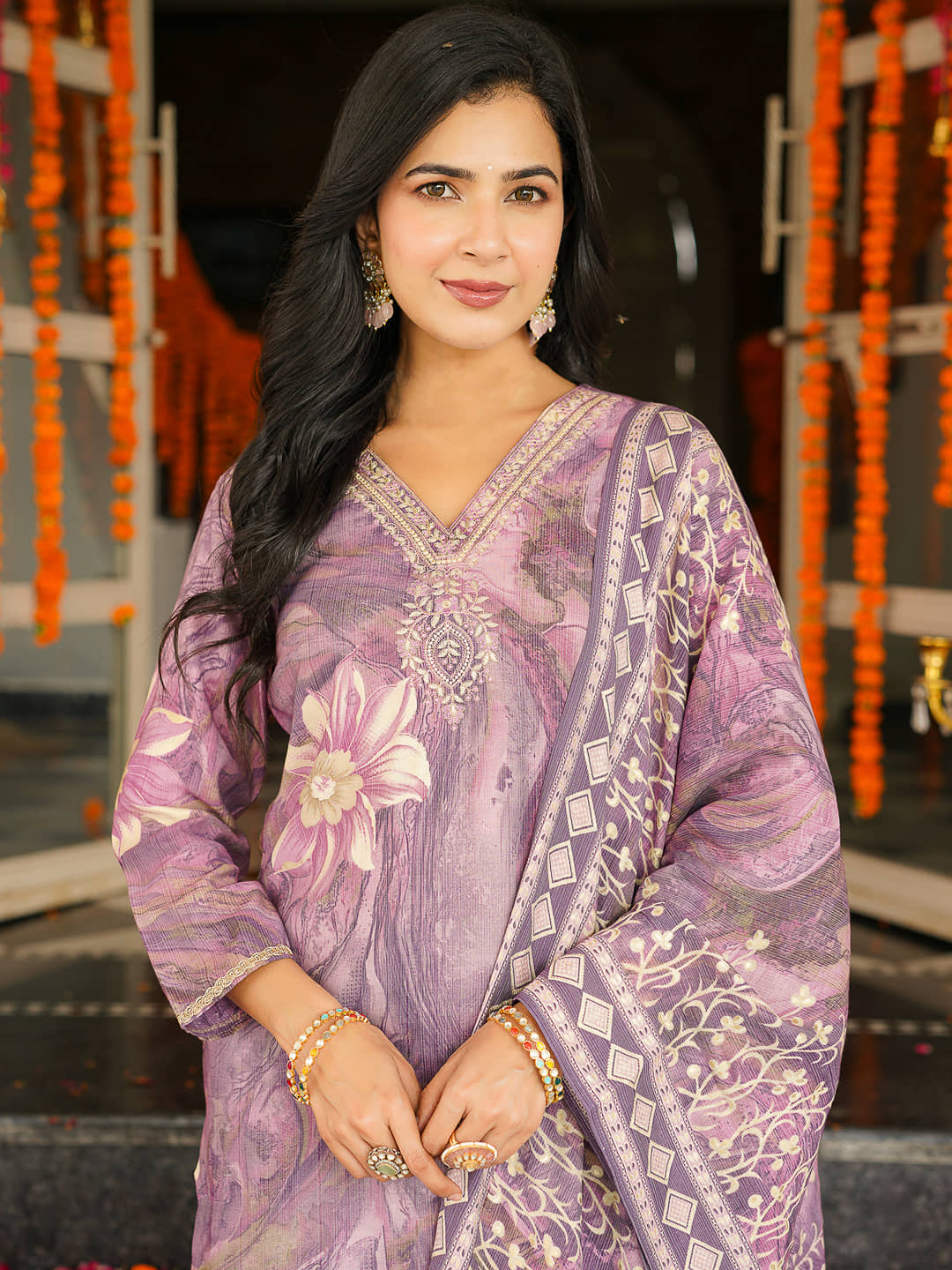 Vaamsi Women Viscose Embroidered Straight Kurti With Pants ( Lavender )
