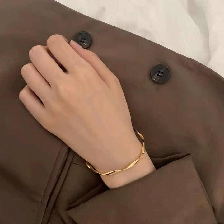 Adornity Gold Cuff ( Pack of 1 )     			Adornity Gold Cuff ( Pack of 1 )