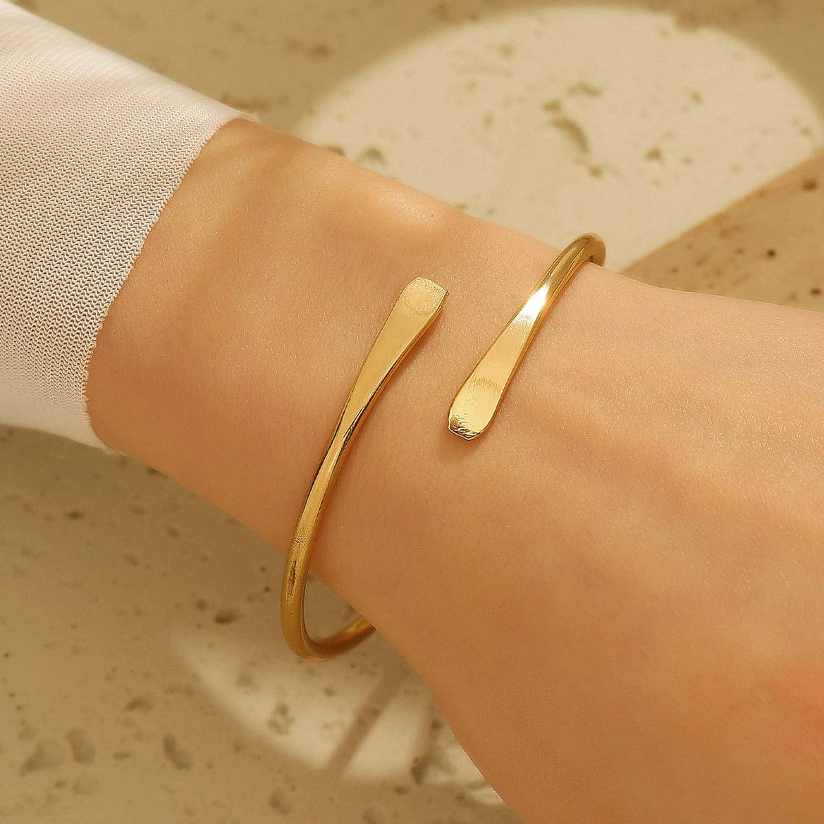Adornity Gold Cuff ( Pack of 1 )     			Adornity Gold Cuff ( Pack of 1 )