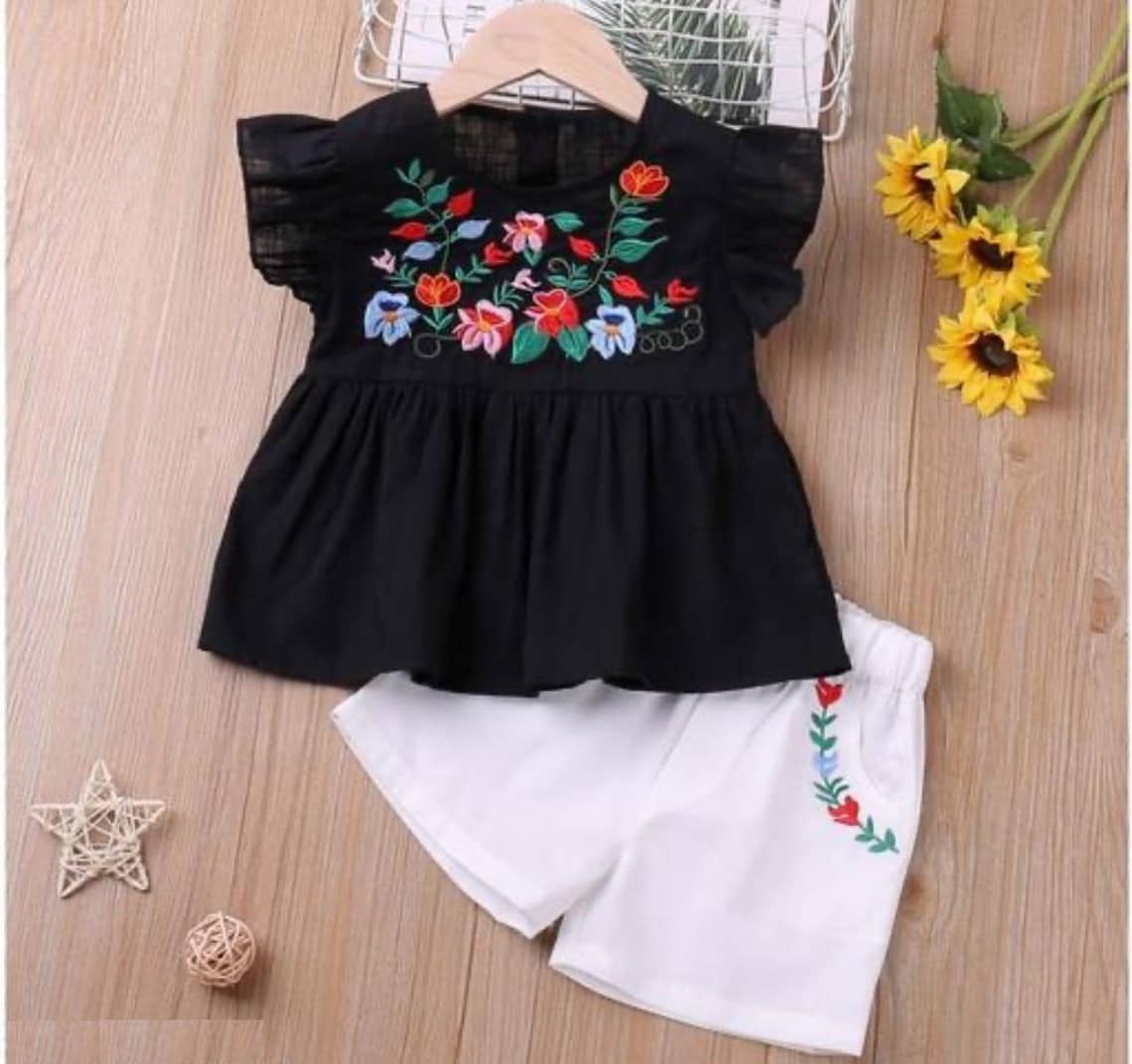 CUTEVIBE Pack of 1 Baby Girls 100% Cotton Shirt & Shorts ( White & Black )