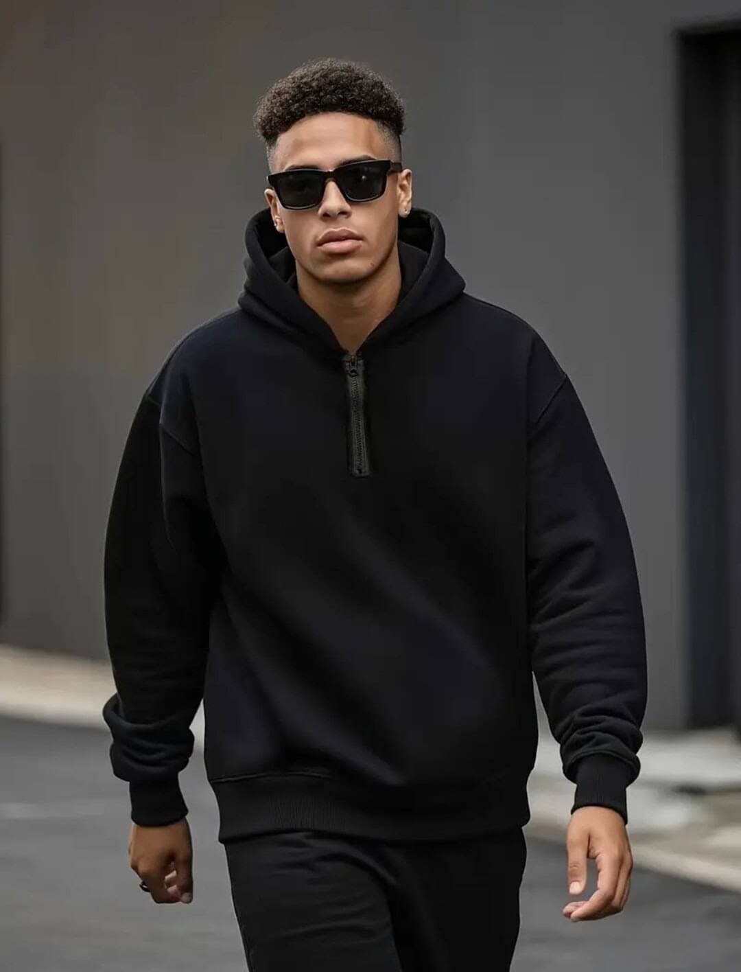 Deslizar Cotton Blend Hooded Men's Sweatshirt - Black ( Pack of 1 )     			Deslizar Cotton Blend Hooded Men's Sweatshirt - Black ( Pack of 1 )