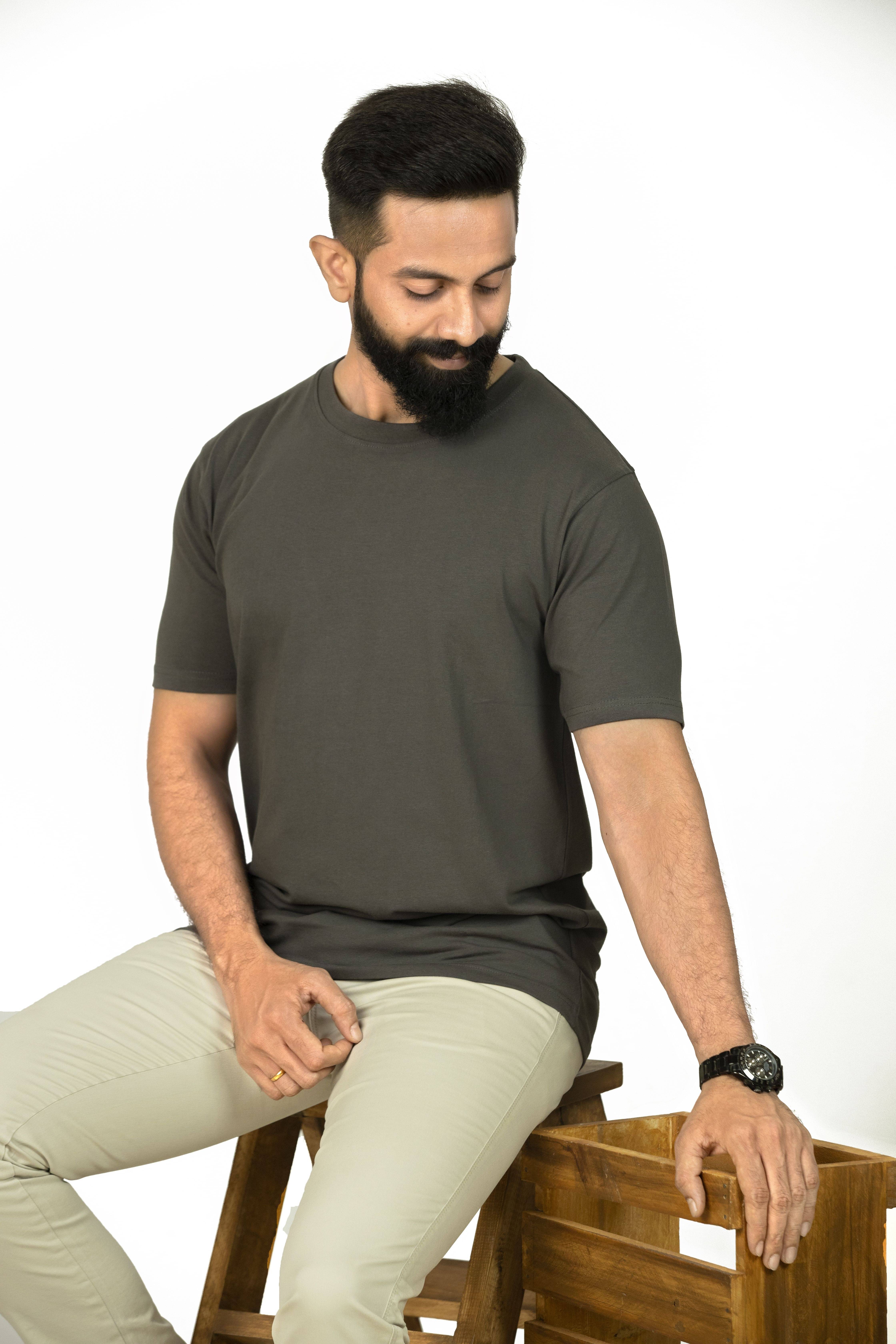 LYNX Men Cotton Relaxed Fit Solid T-Shirt ( Grey )     			LYNX Men Cotton Relaxed Fit Solid T-Shirt ( Grey )