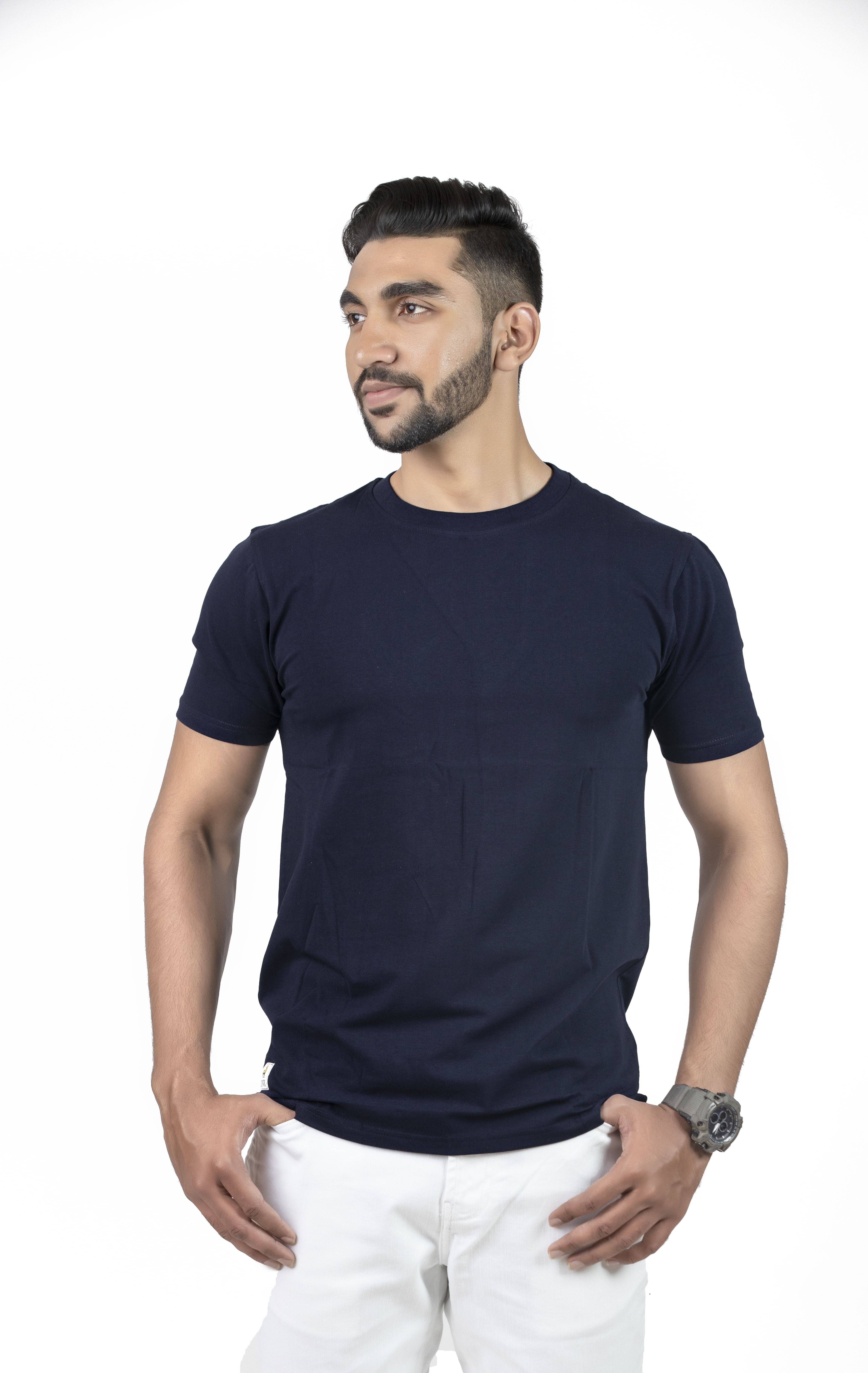     			LYNX Men Cotton Relaxed Fit Solid T-Shirt ( Navy Blue )