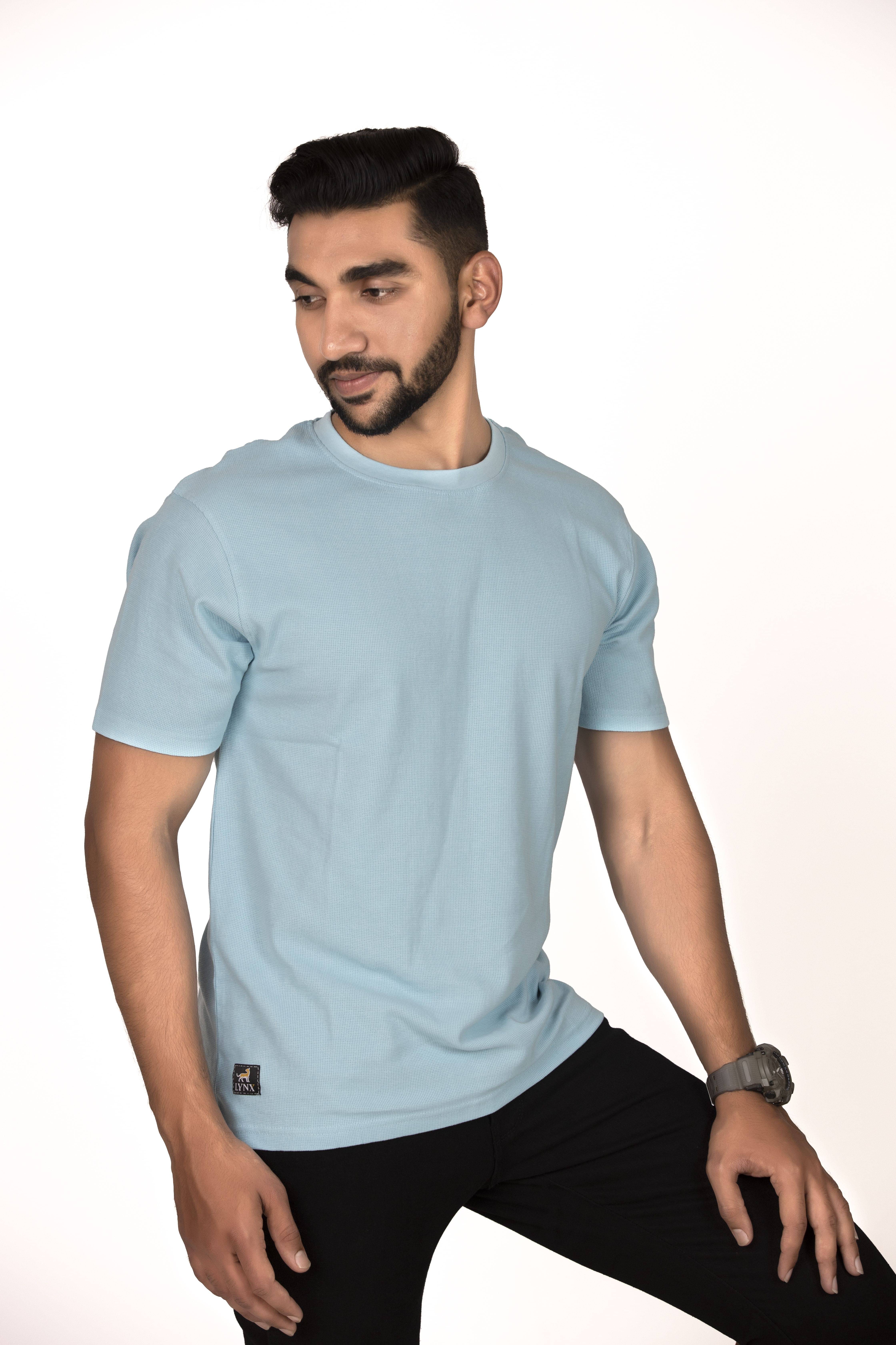     			LYNX Men Cotton Relaxed Fit Solid T-Shirt ( Purple )