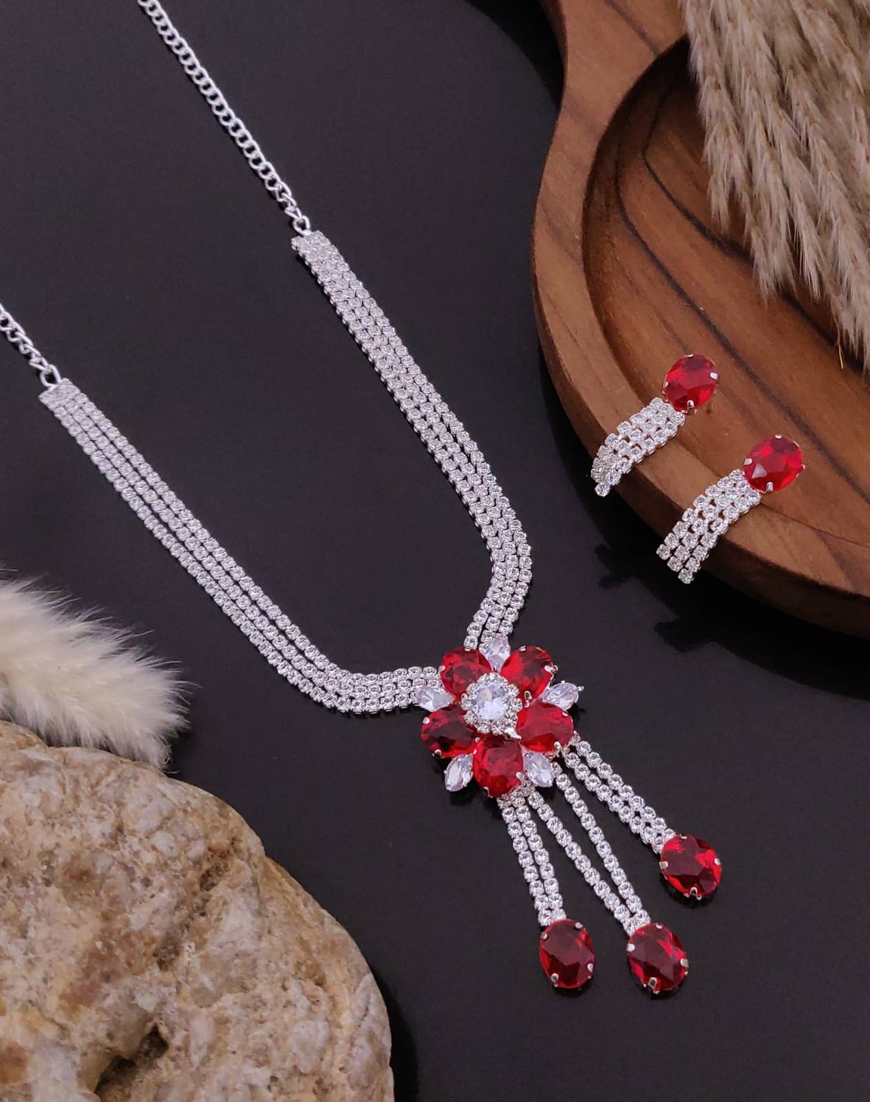     			OCHORI Red Brass Necklace Set ( Pack of 1 )