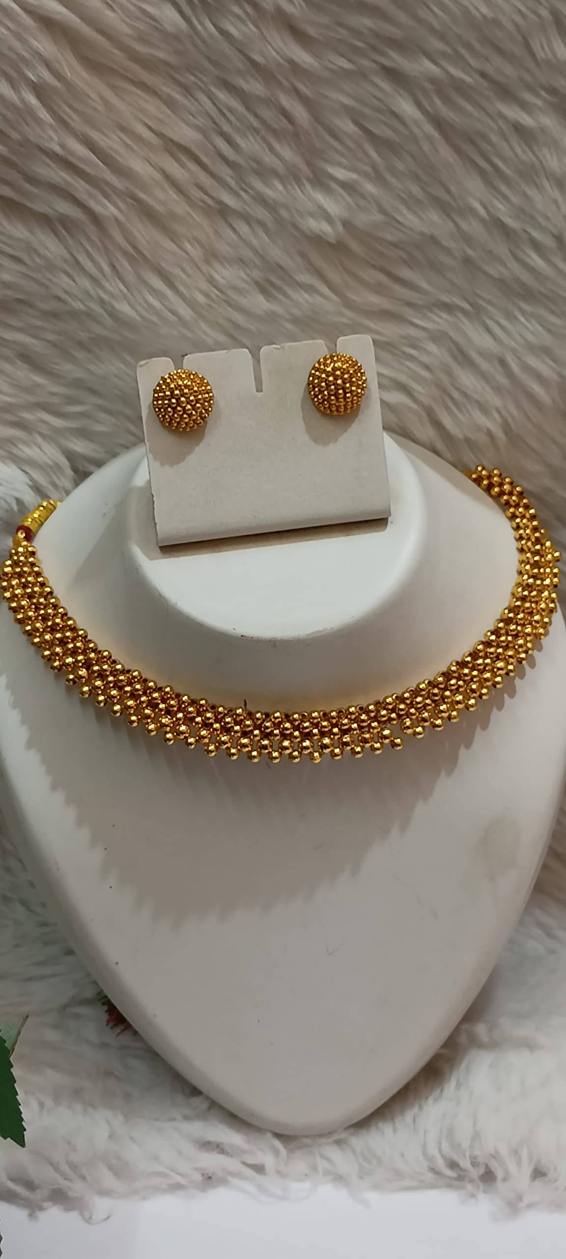     			SAJSHRUNGAR JEWELLERY Gold Copper Necklace ( Pack of 1 )