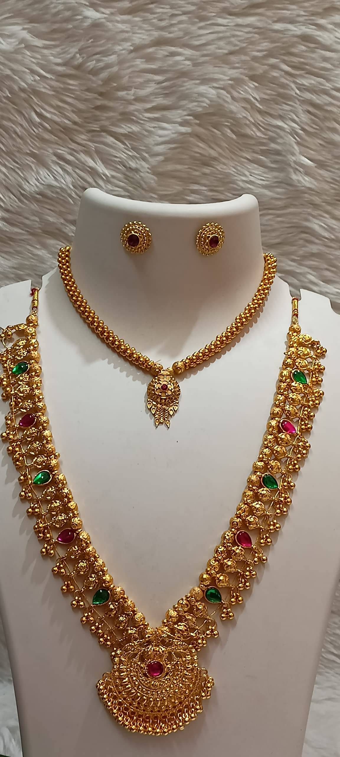     			SAJSHRUNGAR JEWELLERY Golden Copper Necklace Set ( Pack of 1 )