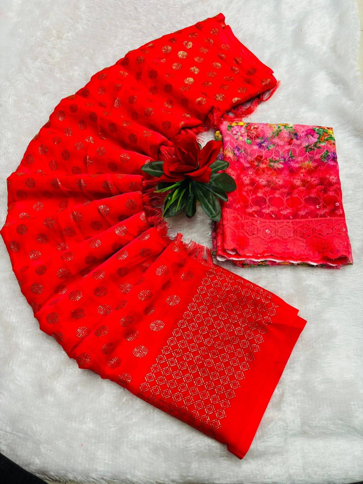 THE STYLE CLUB Chiffon Embroidered Regular Saree With Unstitched Blouse Piece ( Red )     			THE STYLE CLUB Chiffon Embroidered Regular Saree With Unstitched Blouse Piece ( Red )