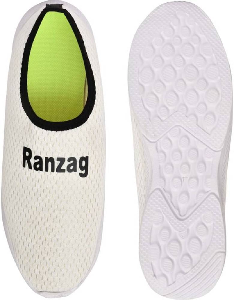     			goodminar White Men's Trekking Shoes