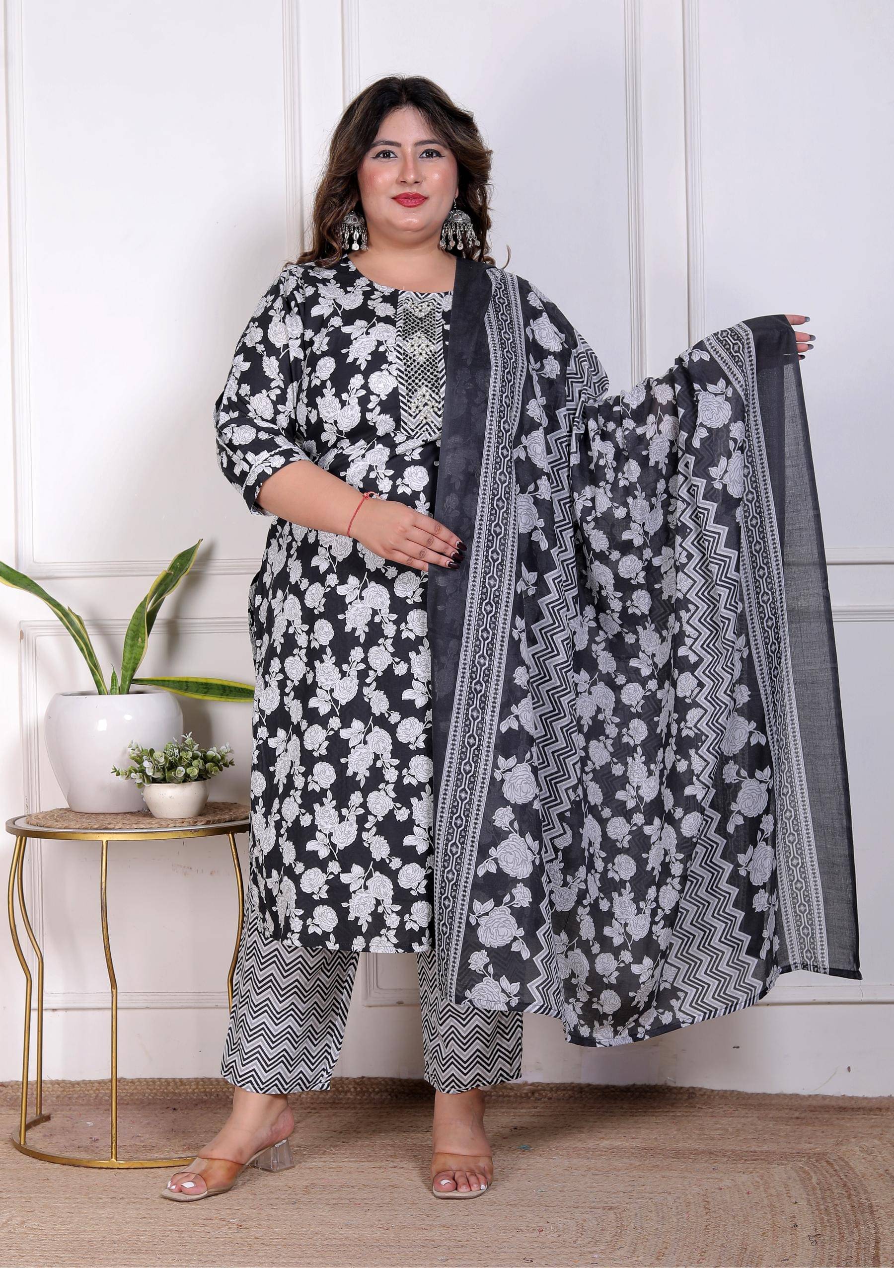 HIGHLIGHT FASHION EXPORT Women Cotton Printed Straight Kurti With Pants ( Black )     			HIGHLIGHT FASHION EXPORT Women Cotton Printed Straight Kurti With Pants ( Black )